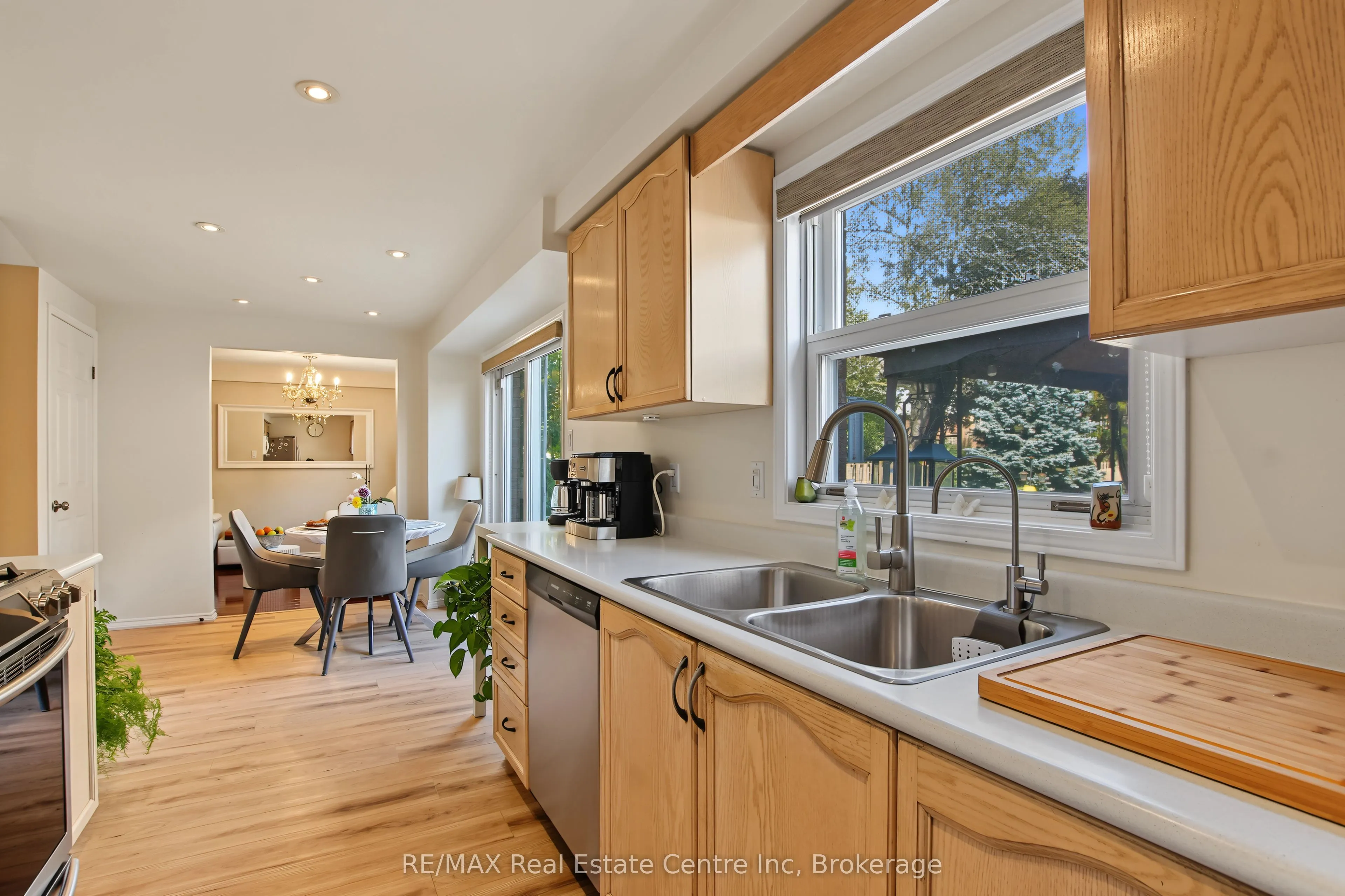 210 Elmira Road S