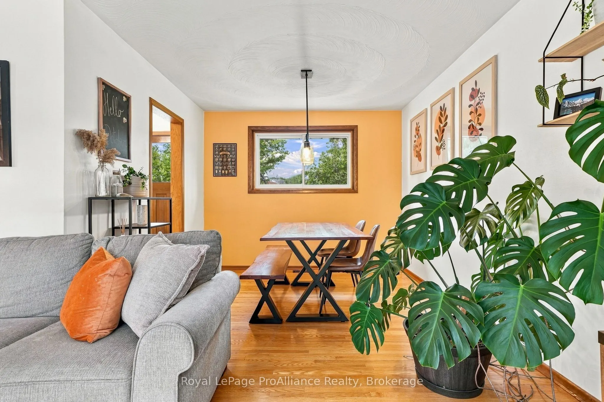 12 Thorncliffe Drive
