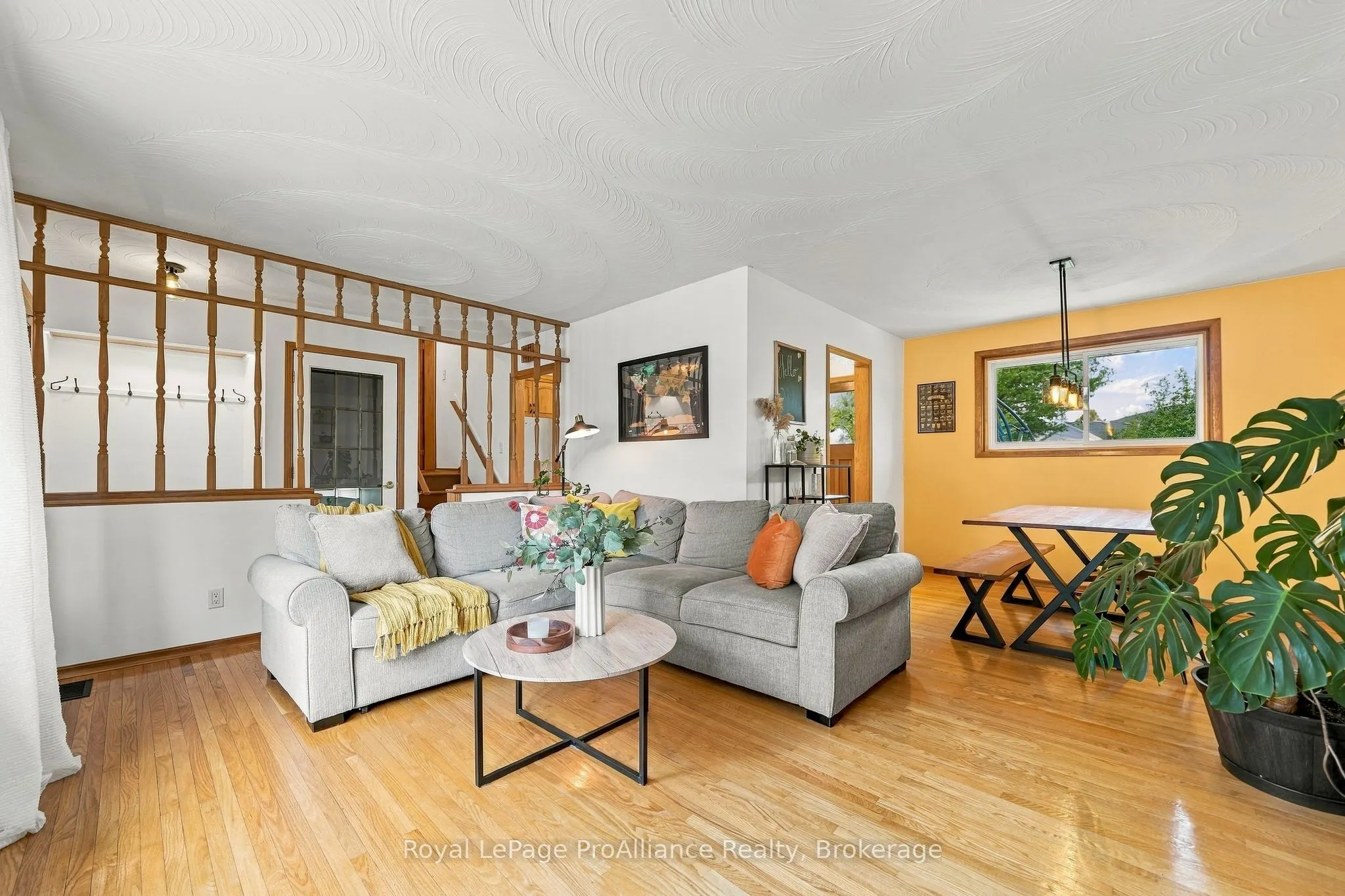 12 Thorncliffe Drive
