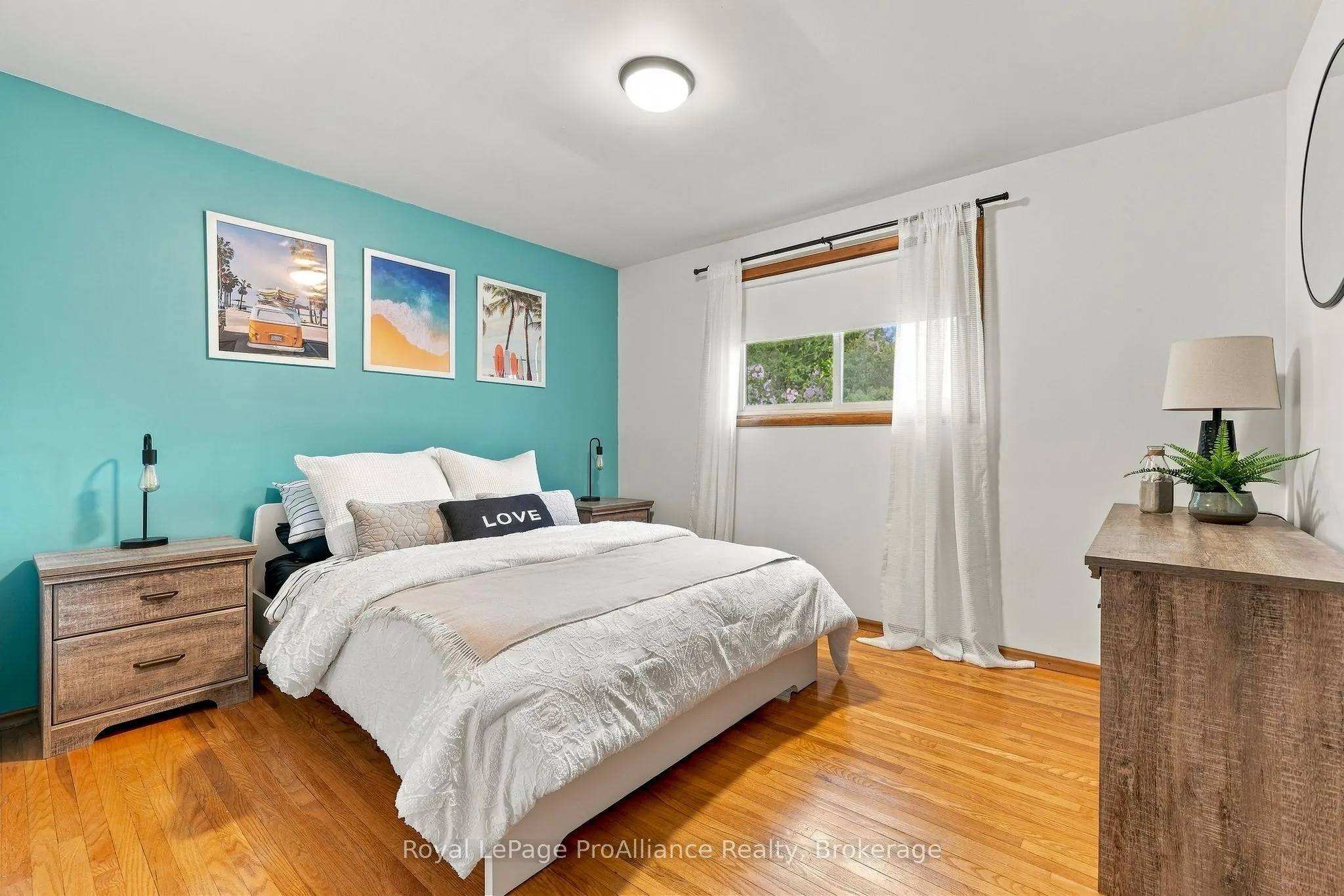 12 Thorncliffe Drive