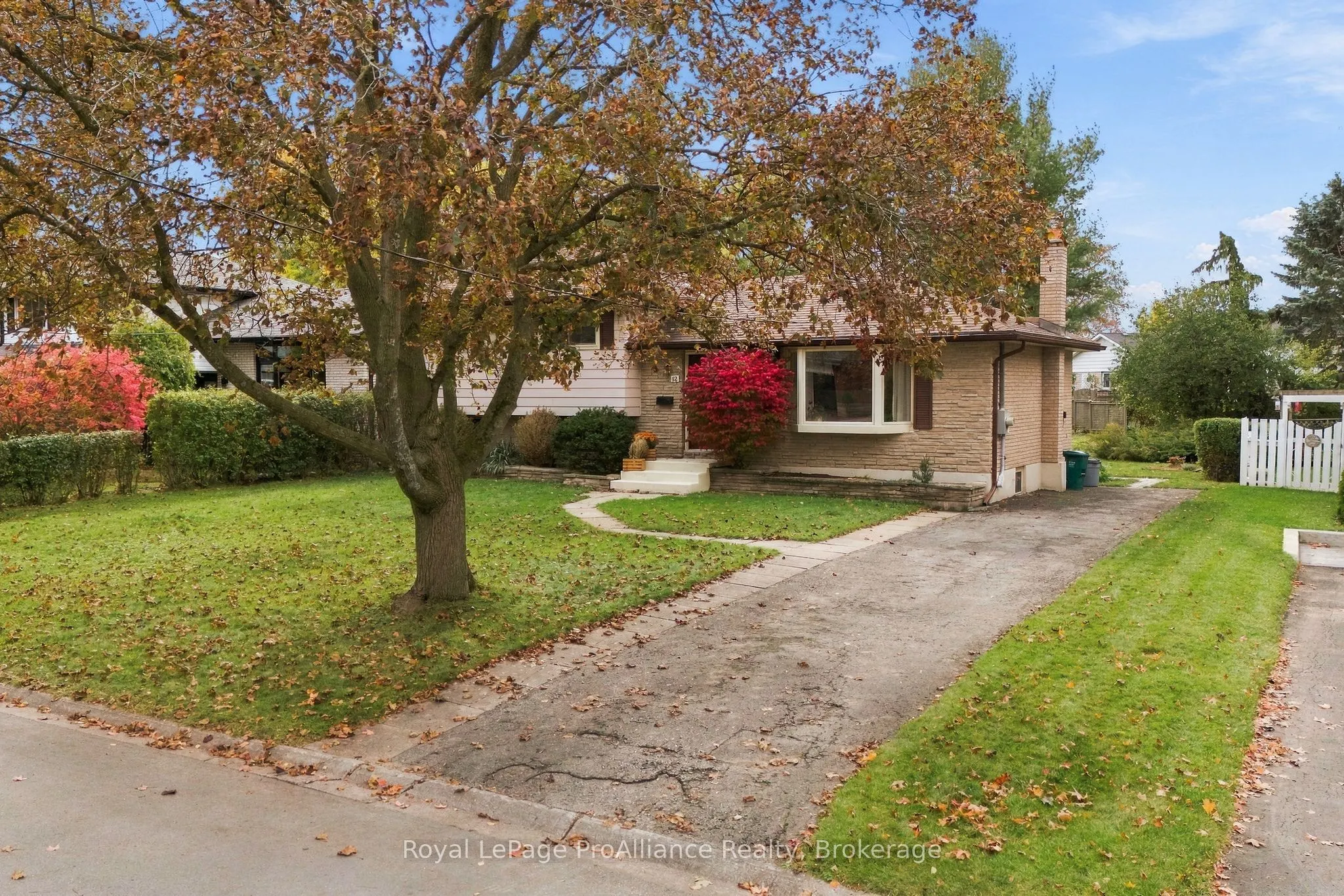 12 Thorncliffe Drive