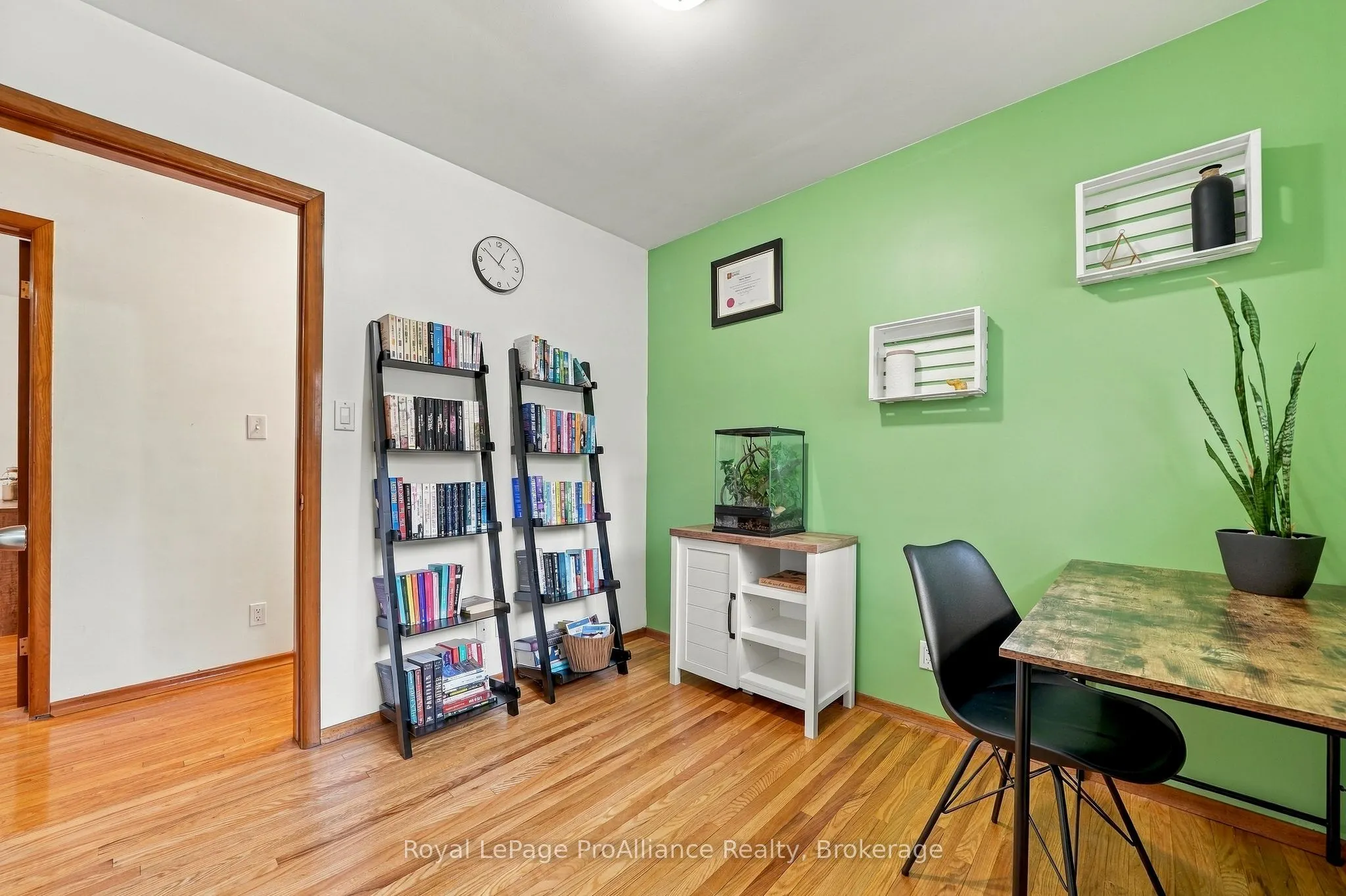 12 Thorncliffe Drive