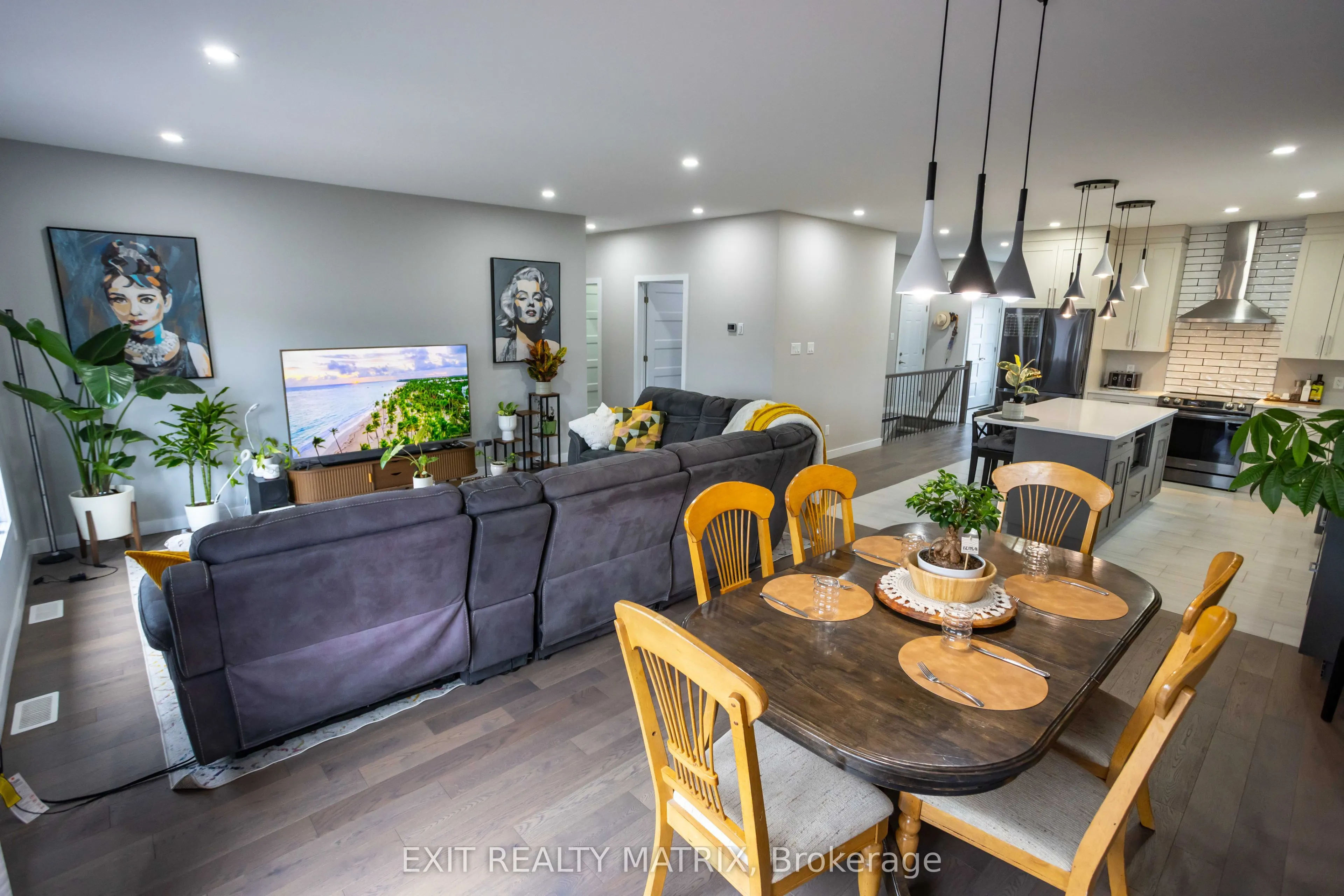 203 Filion Street