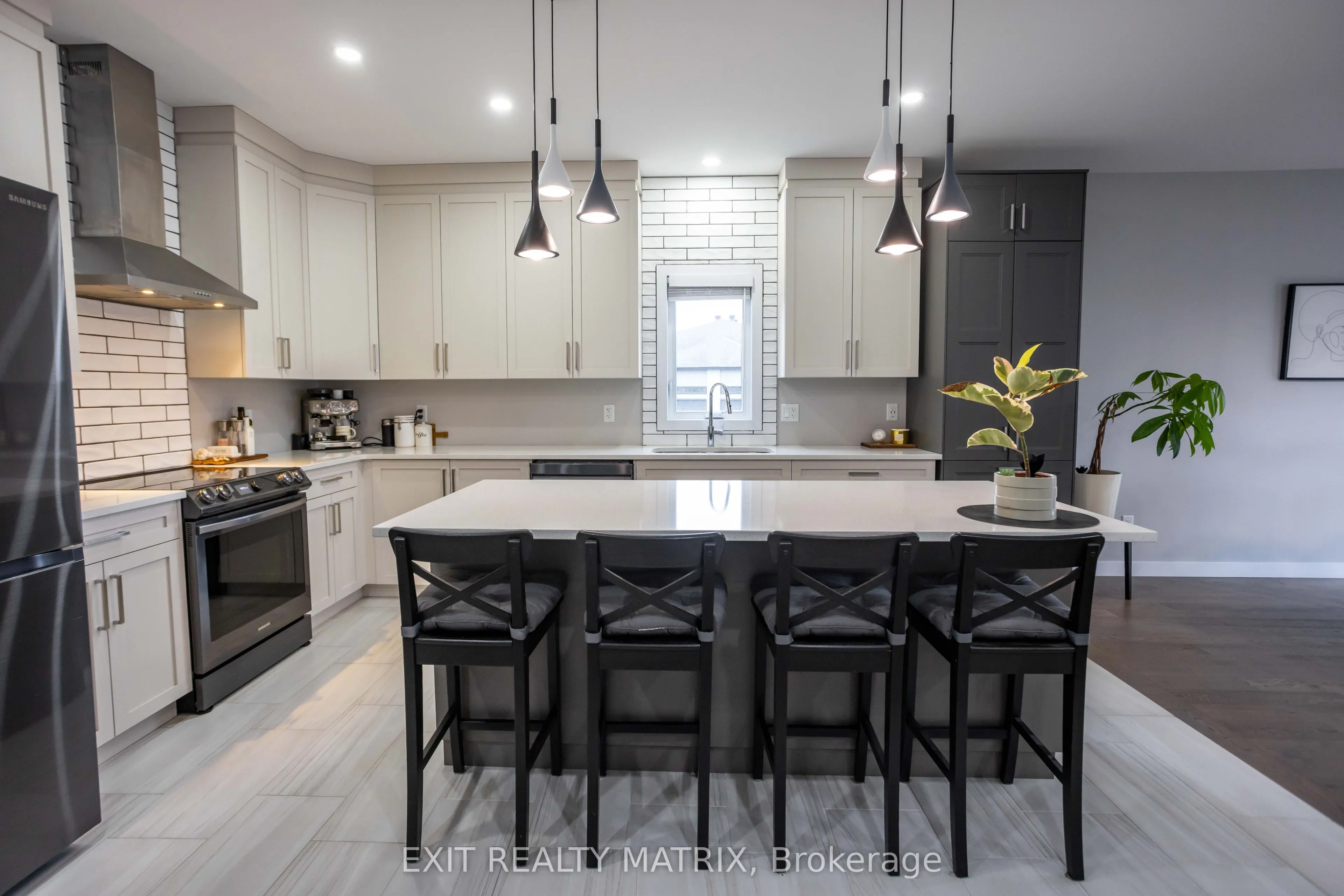 203 Filion Street