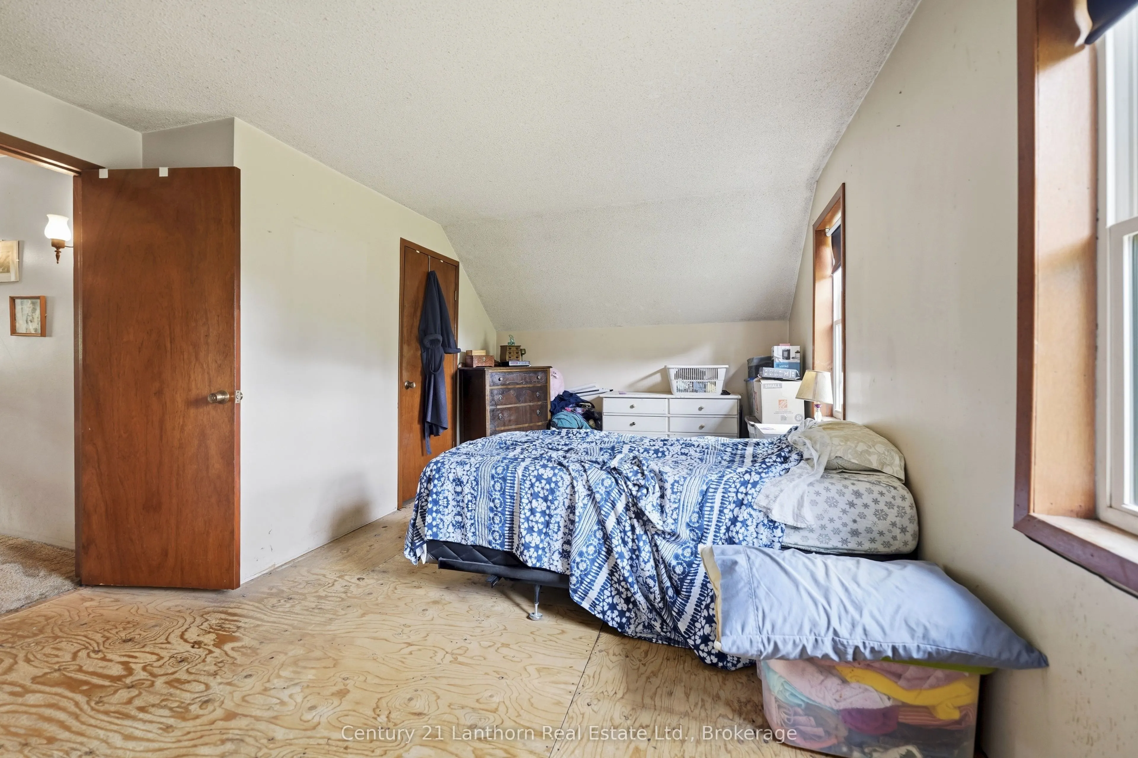 1504 Vanderwater Road