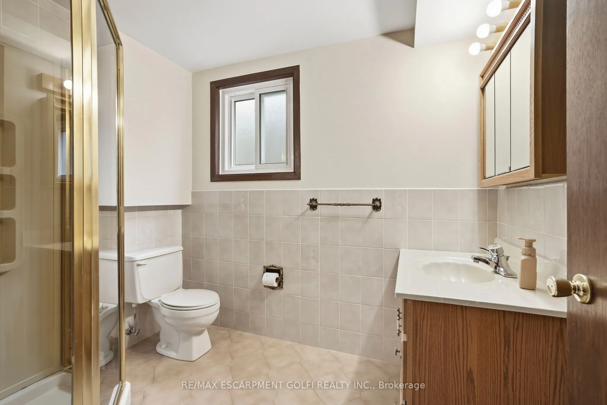 84 Larchwood Circle