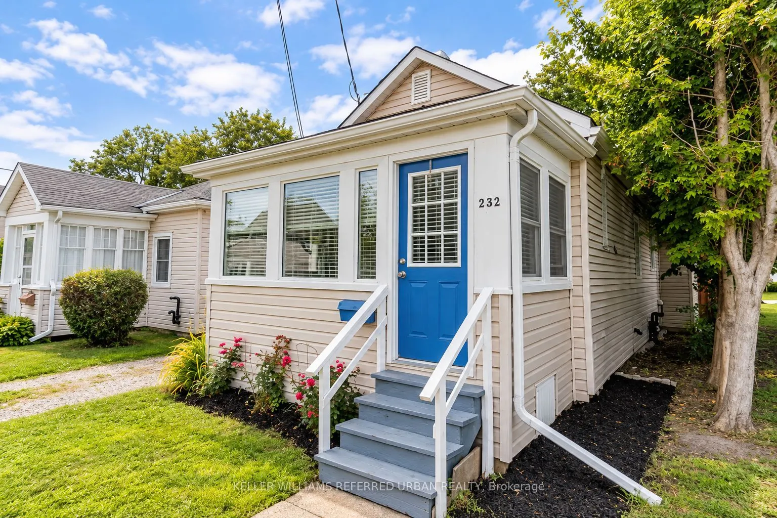 232 University Avenue W
