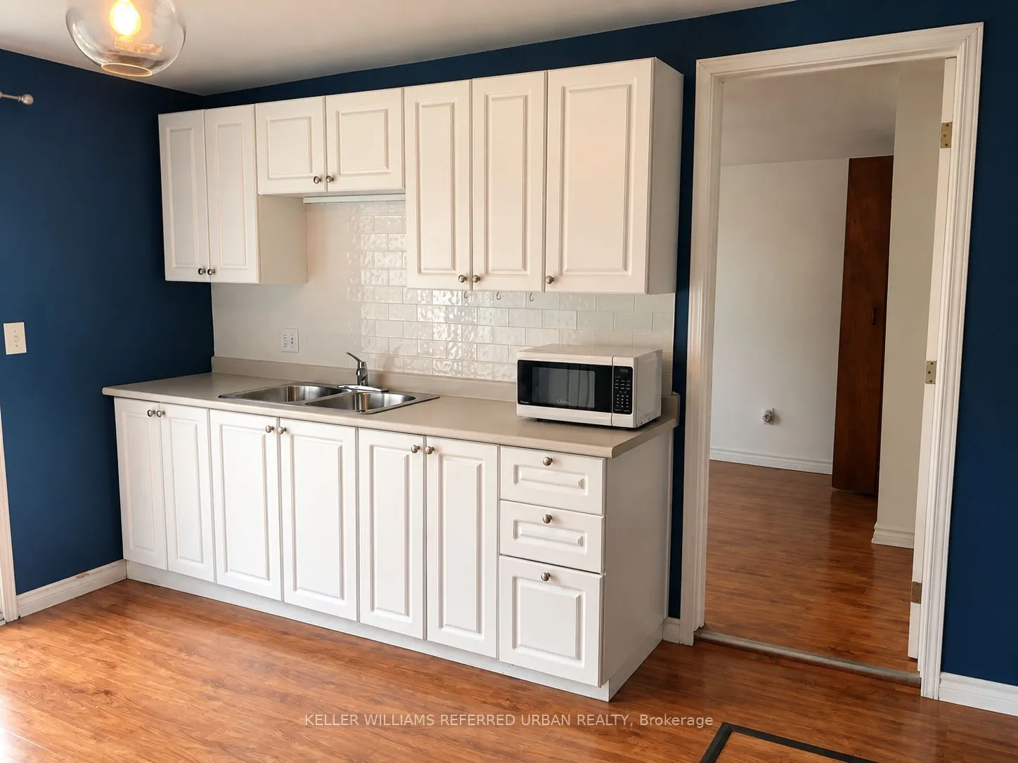 232 University Avenue W