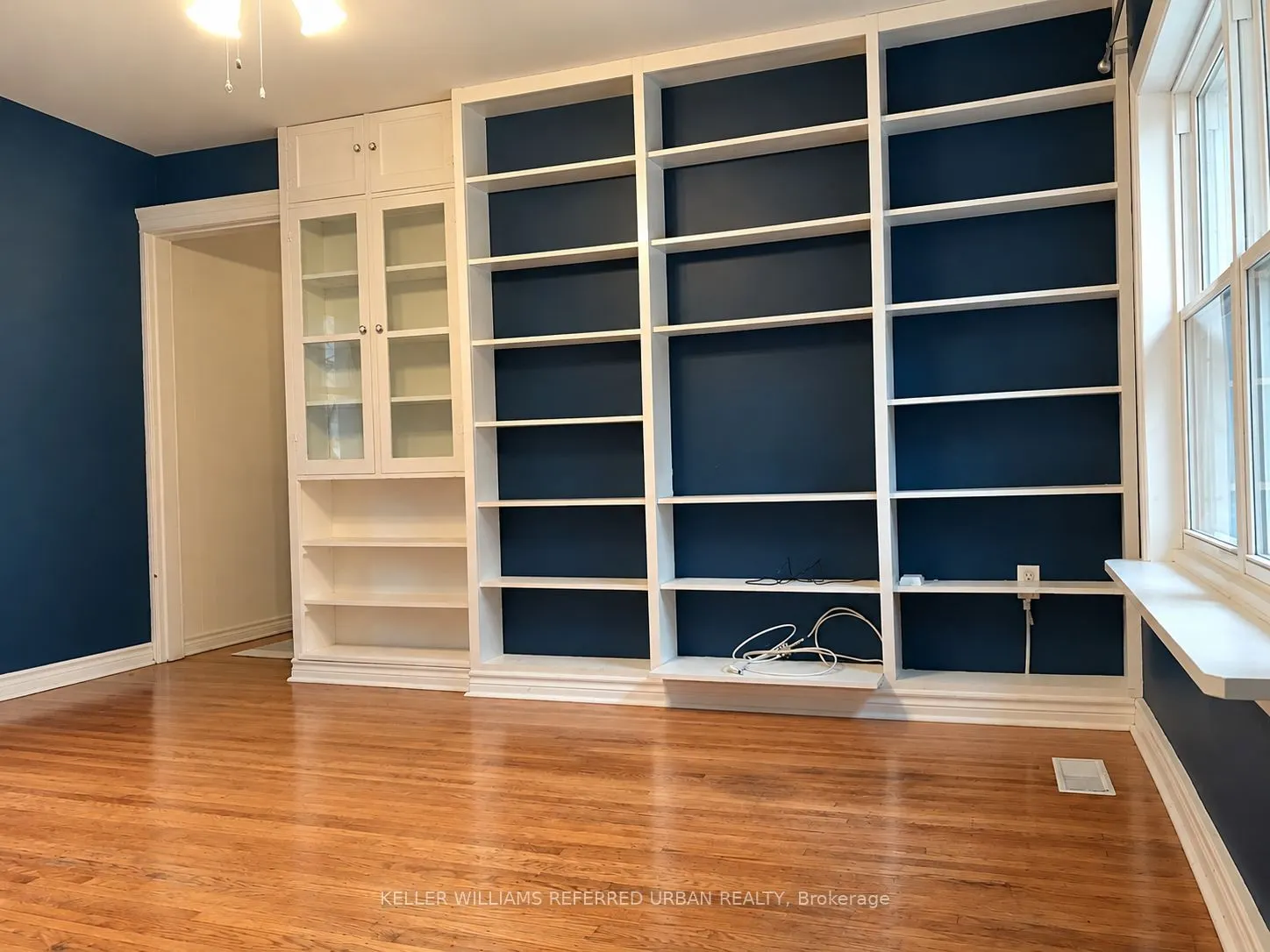 232 University Avenue W