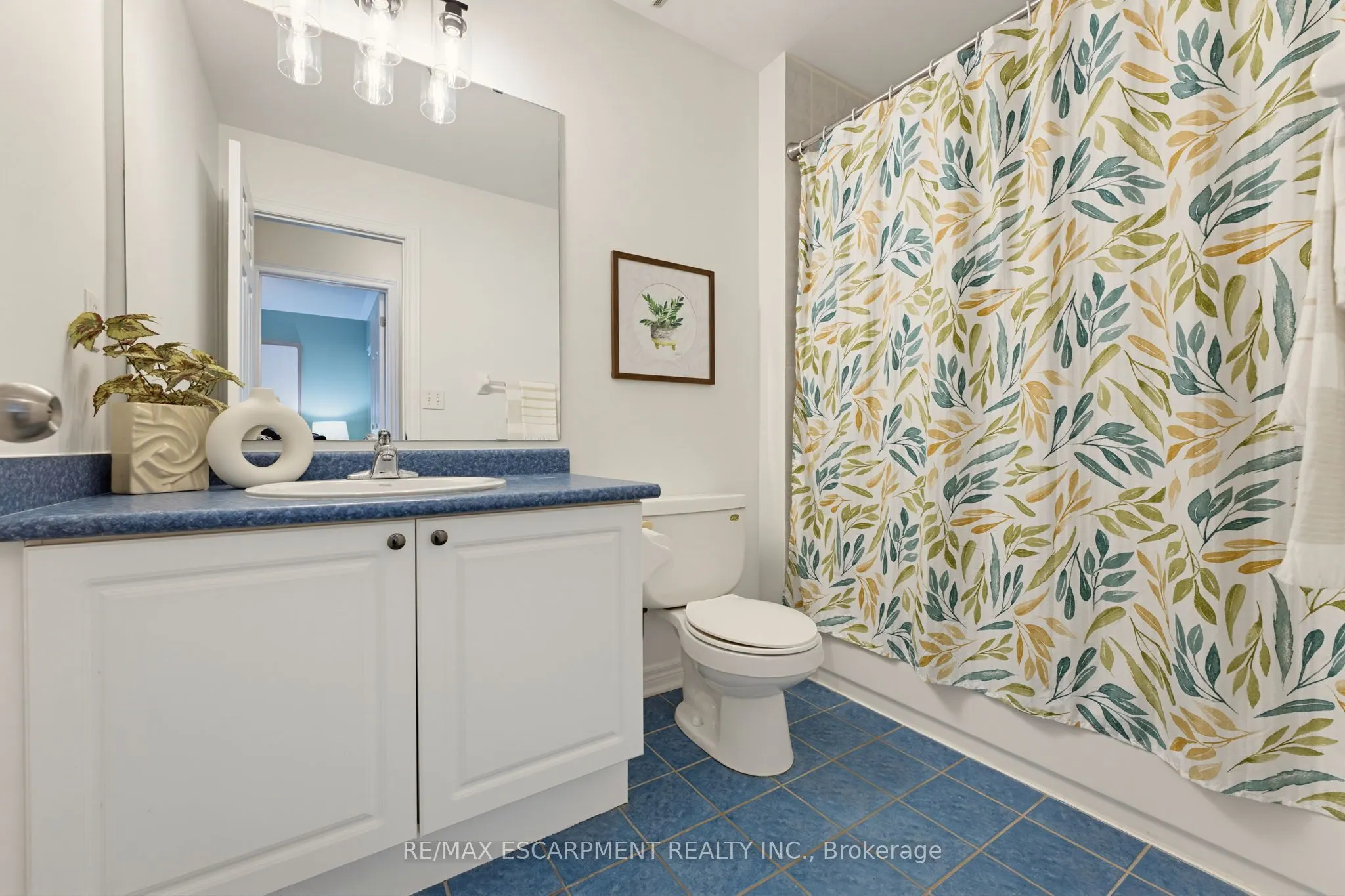 63 Golden Iris Crescent