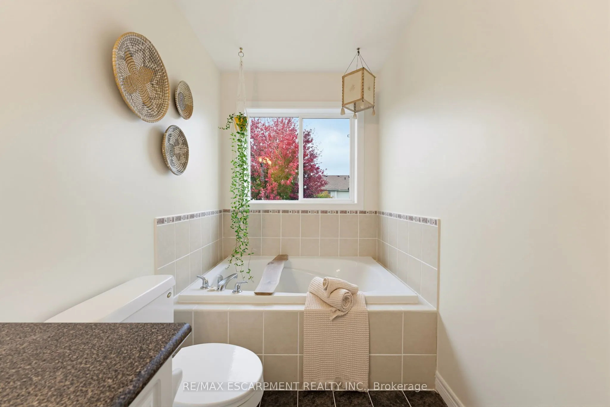63 Golden Iris Crescent