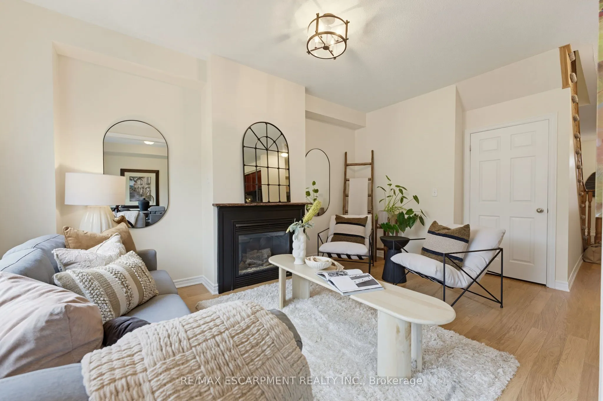 63 Golden Iris Crescent