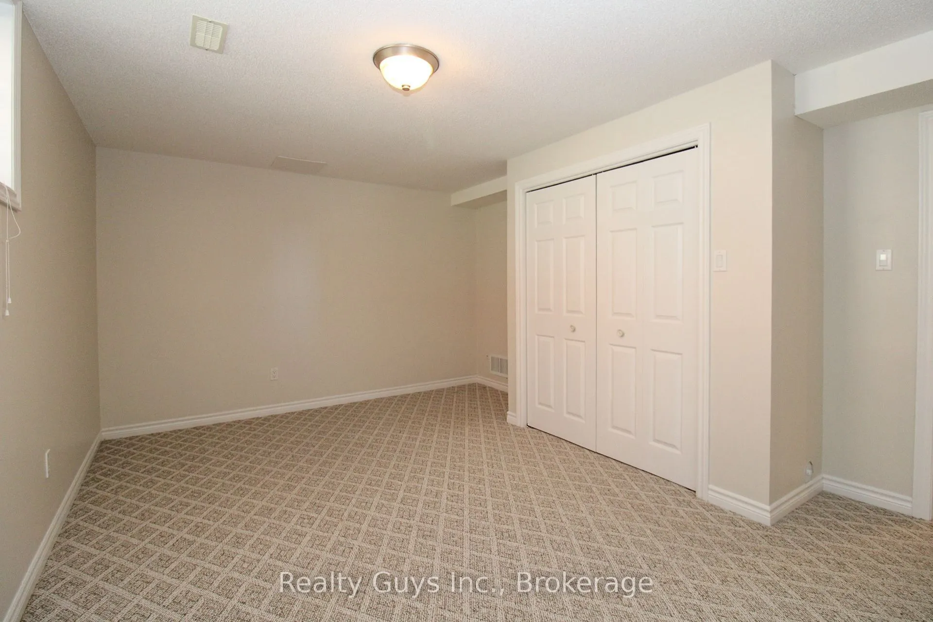 1682 Keppler Crescent