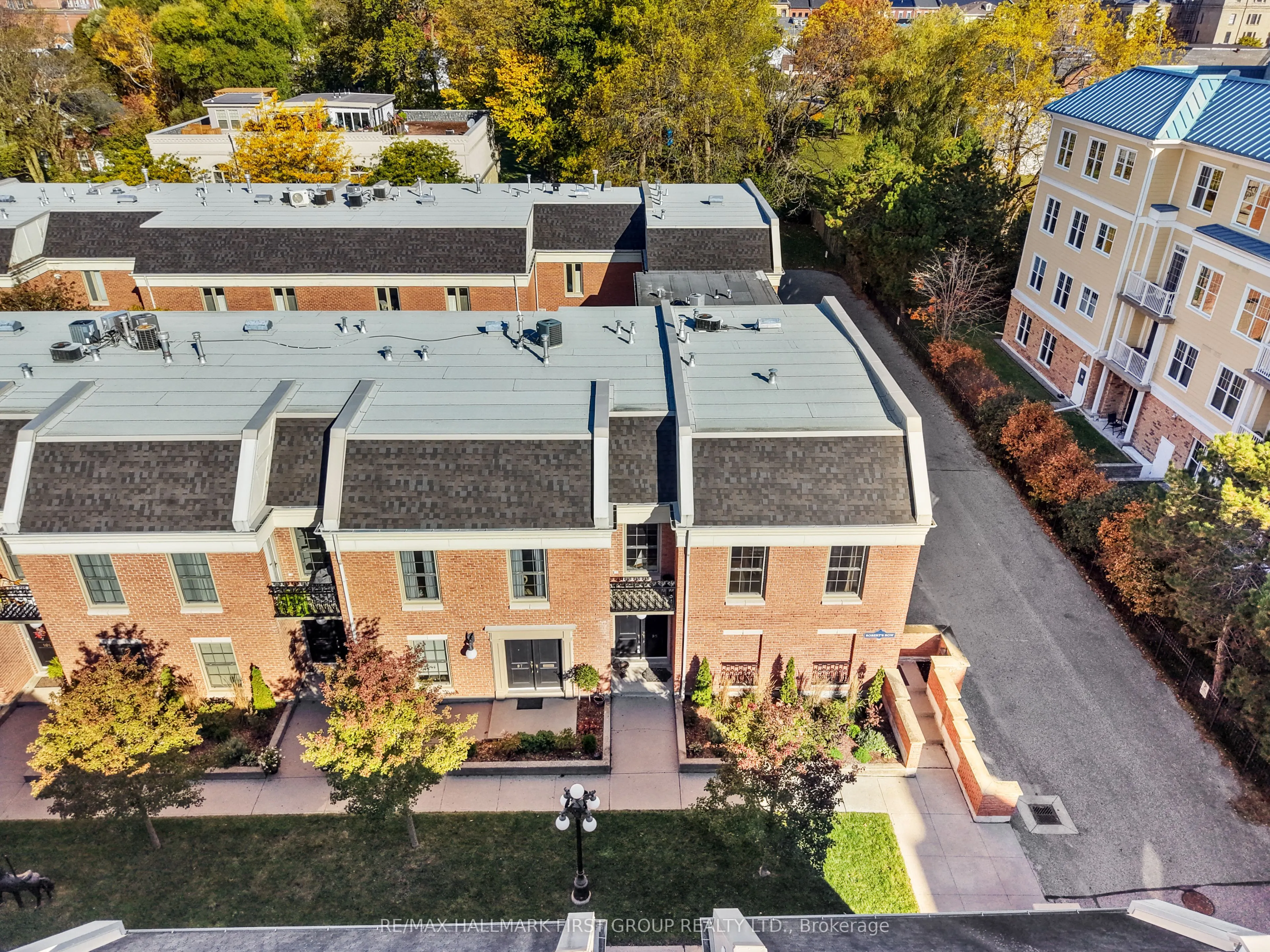 95 Robert's Row #107