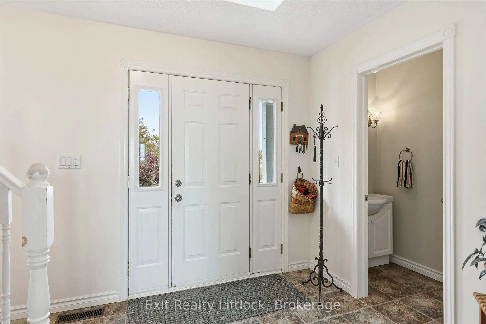 836 Hayes Line