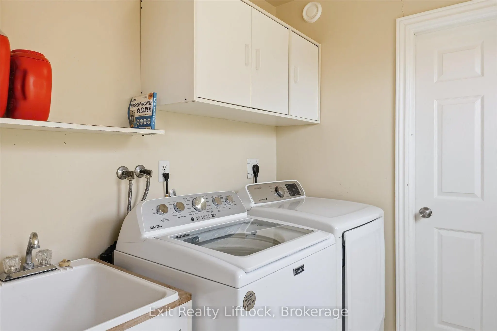 836 Hayes Line