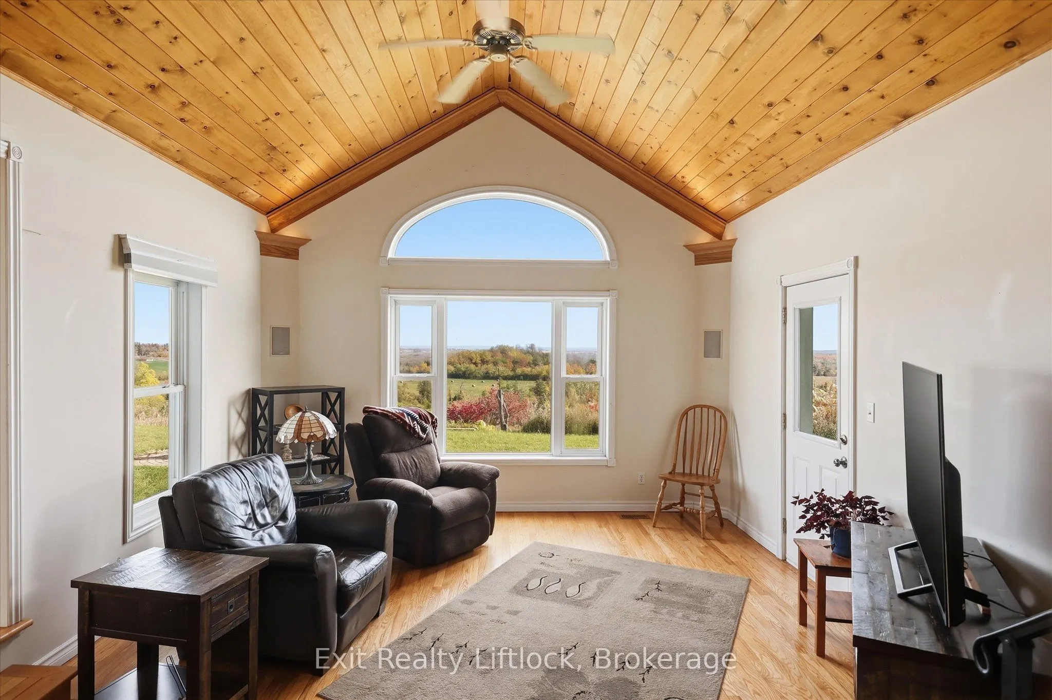 836 Hayes Line