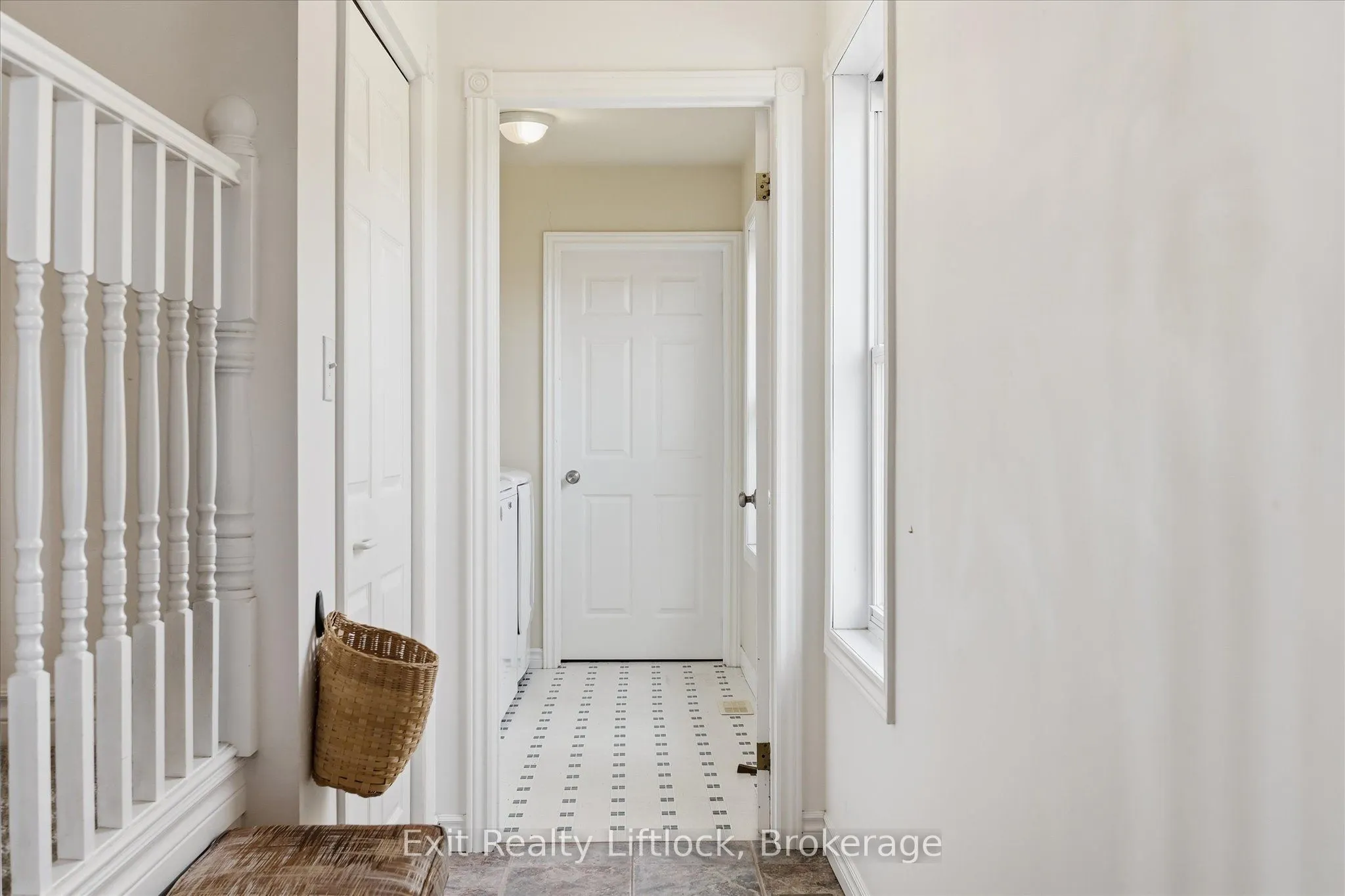 836 Hayes Line