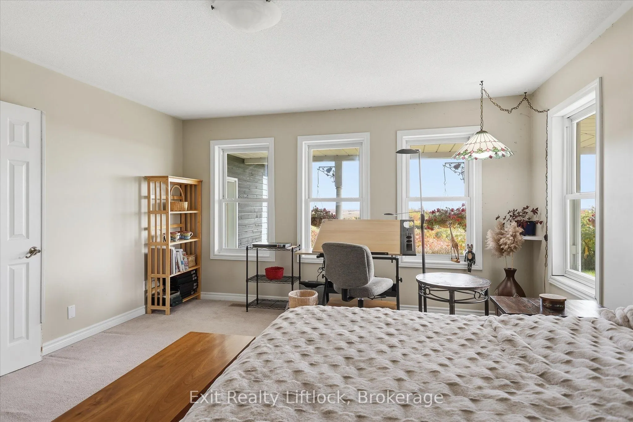836 Hayes Line