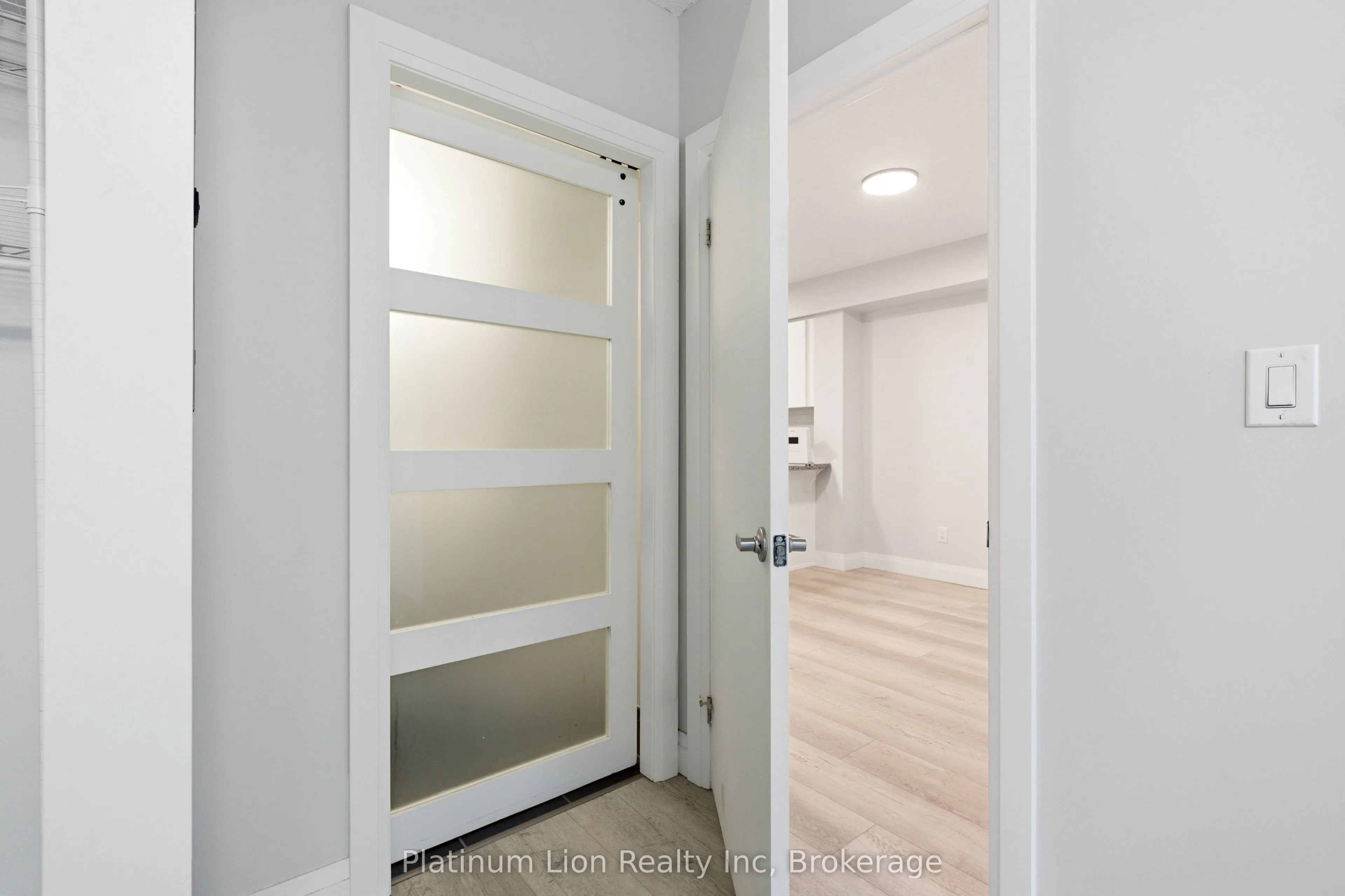 53 Arthur Street S #203