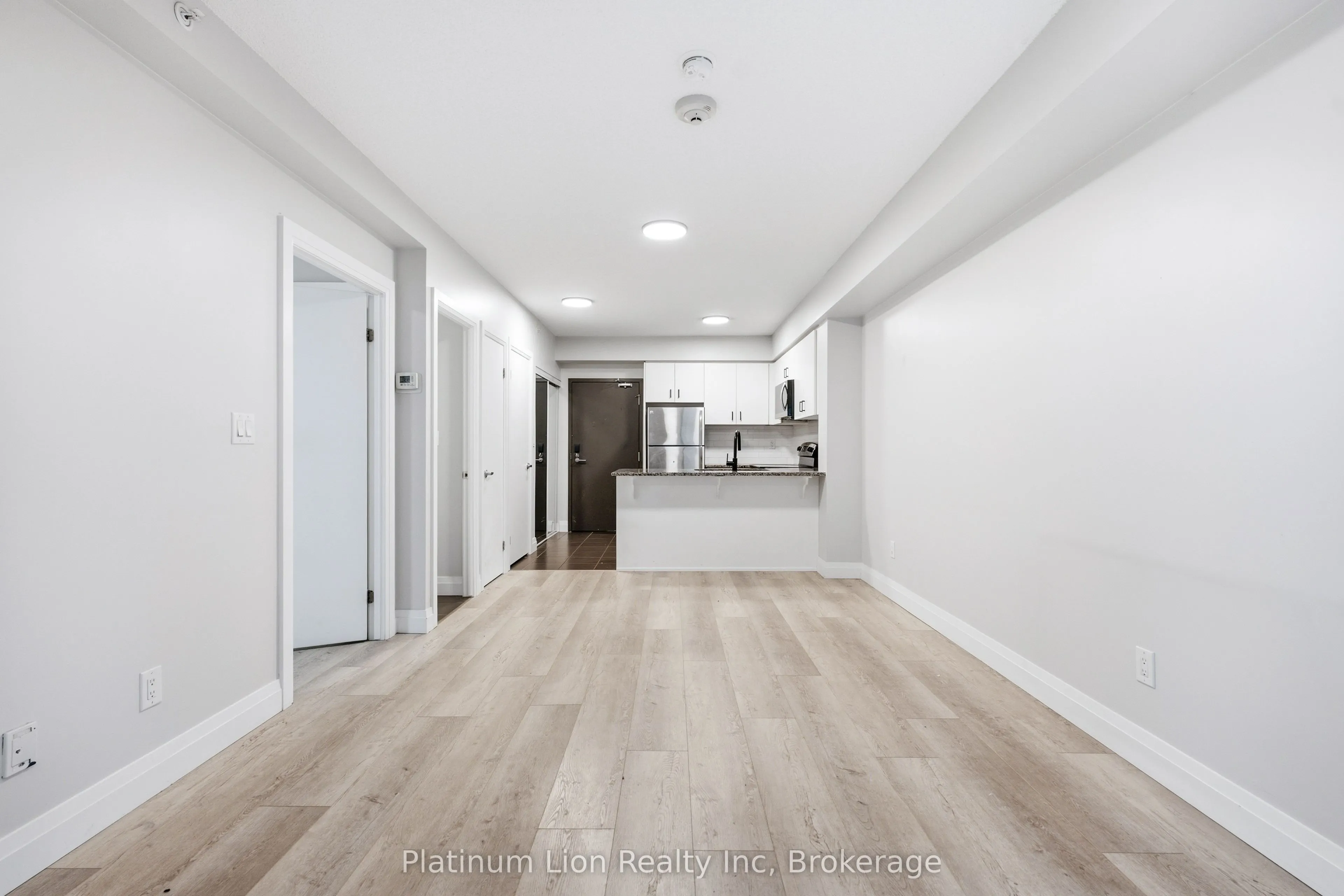 53 Arthur Street S #203