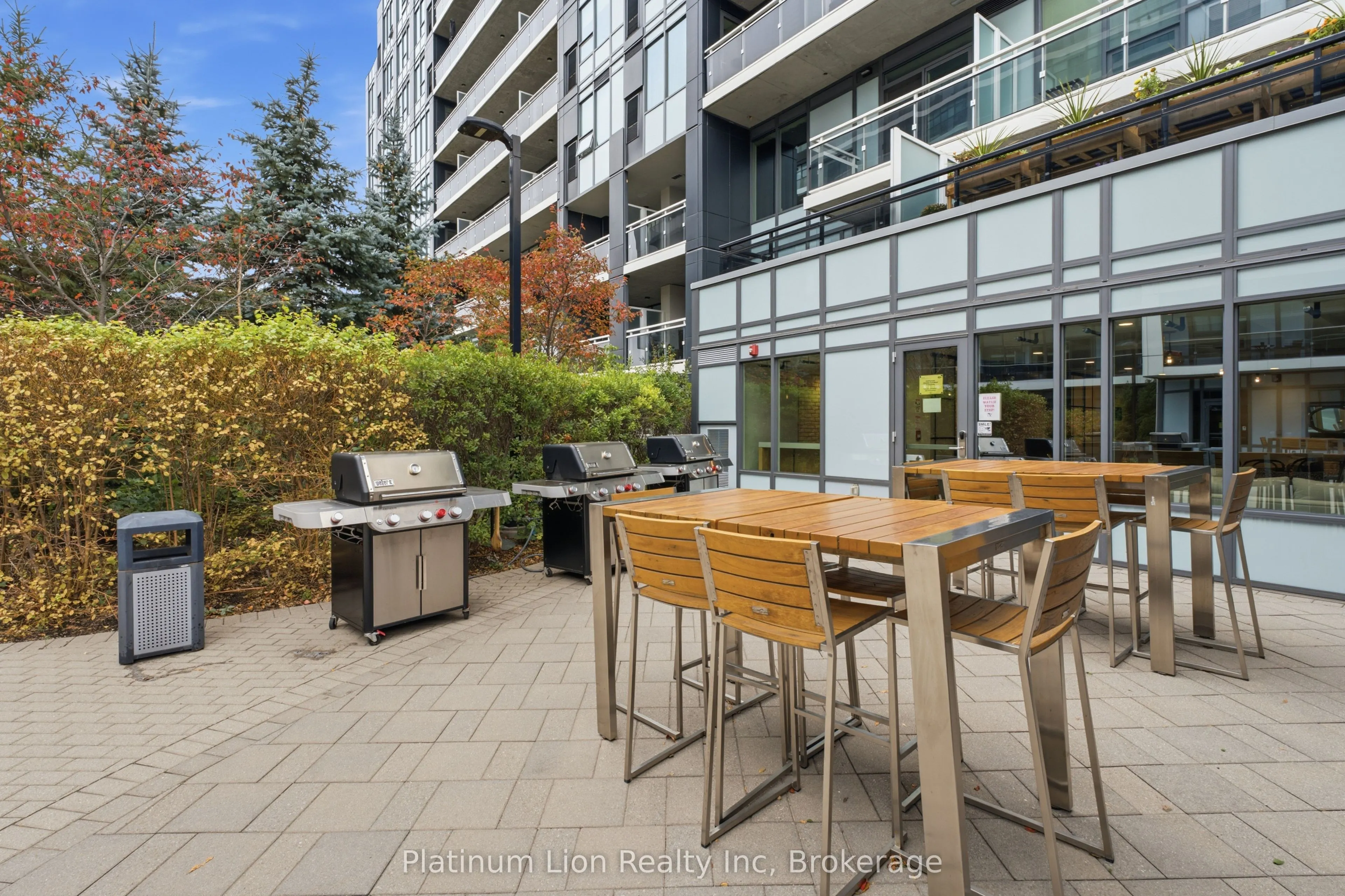 53 Arthur Street S #203
