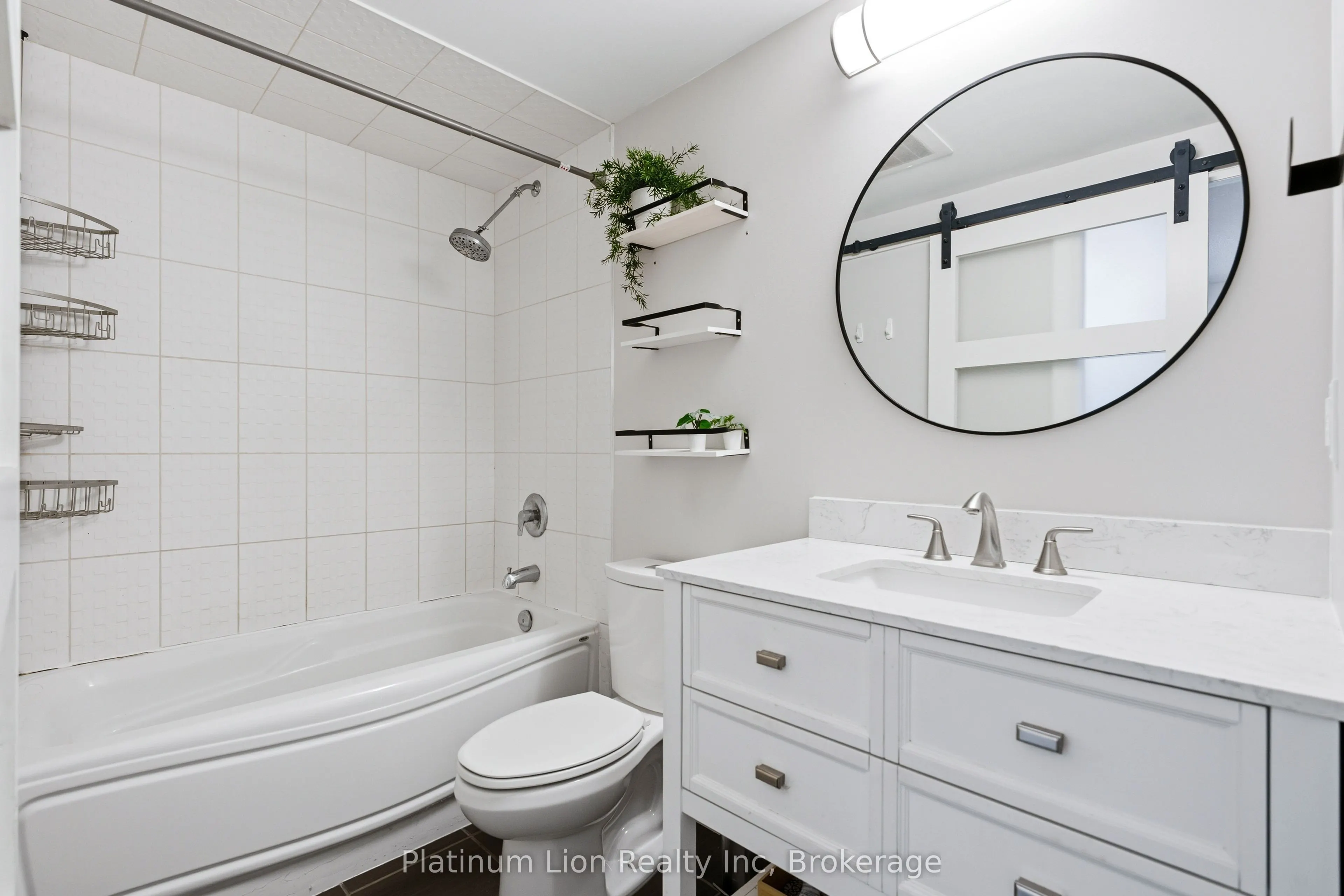 53 Arthur Street S #203