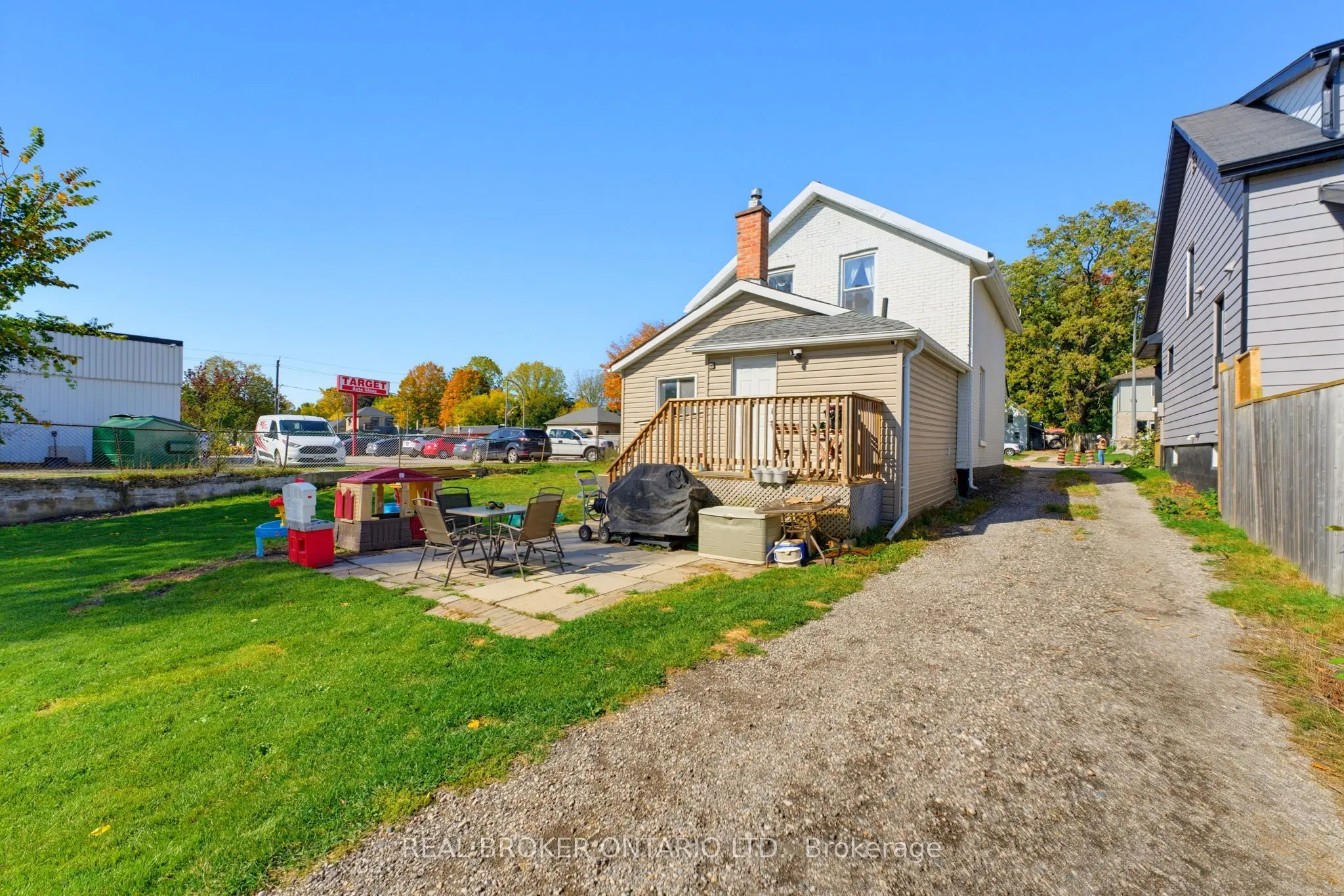256 Dundas Street