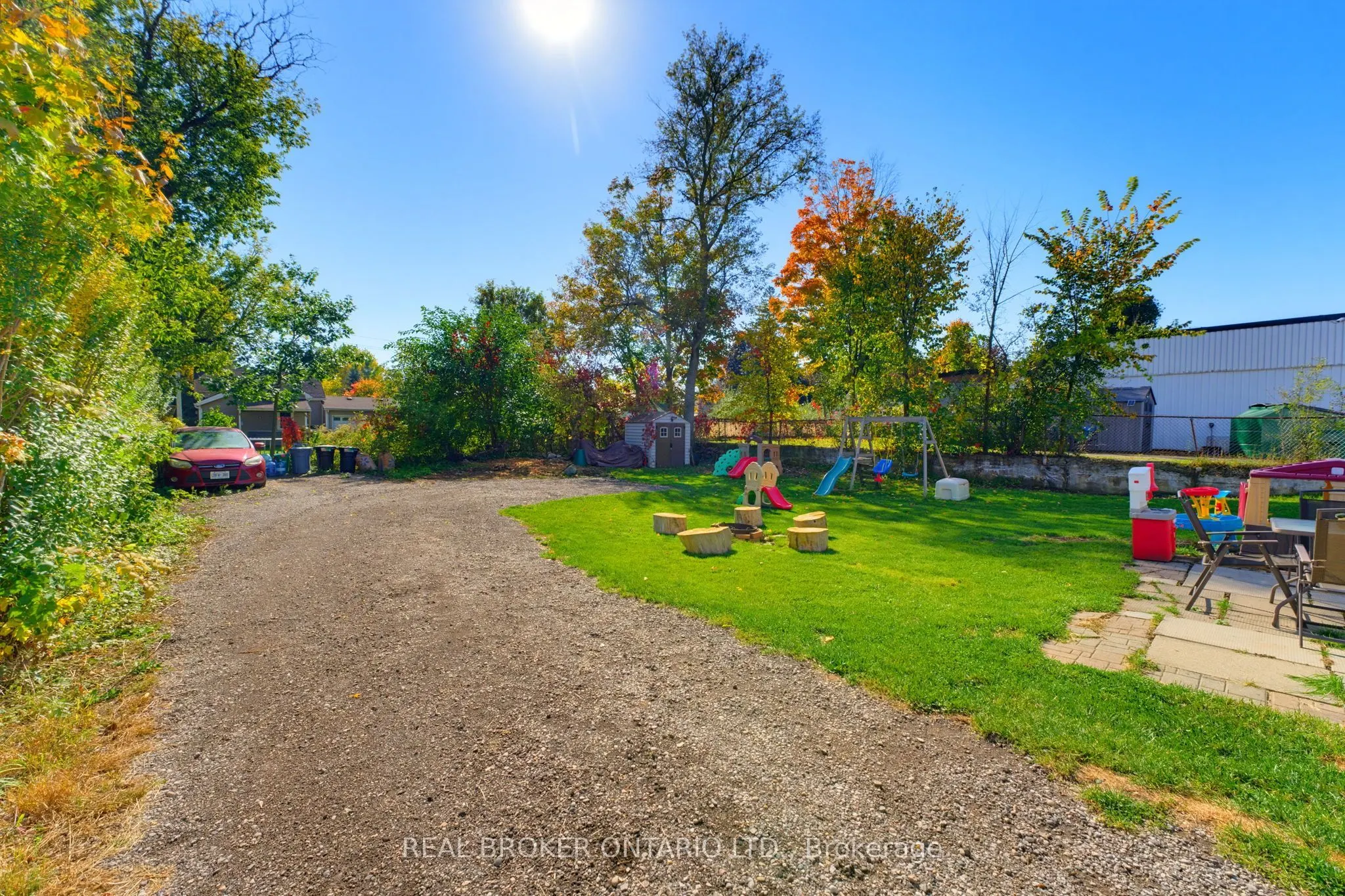 256 Dundas Street