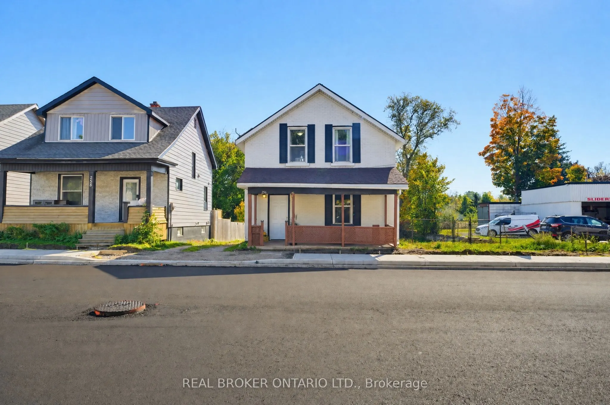 256 Dundas Street