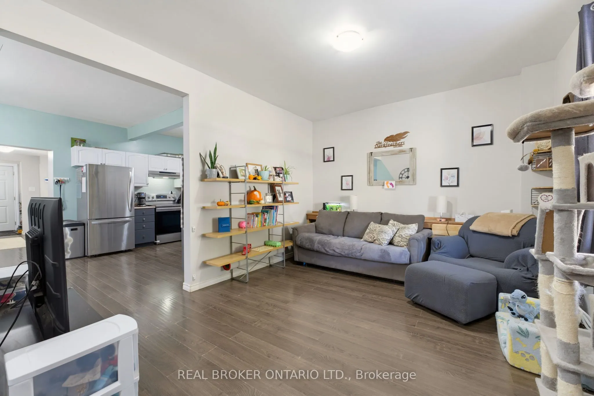 256 Dundas Street