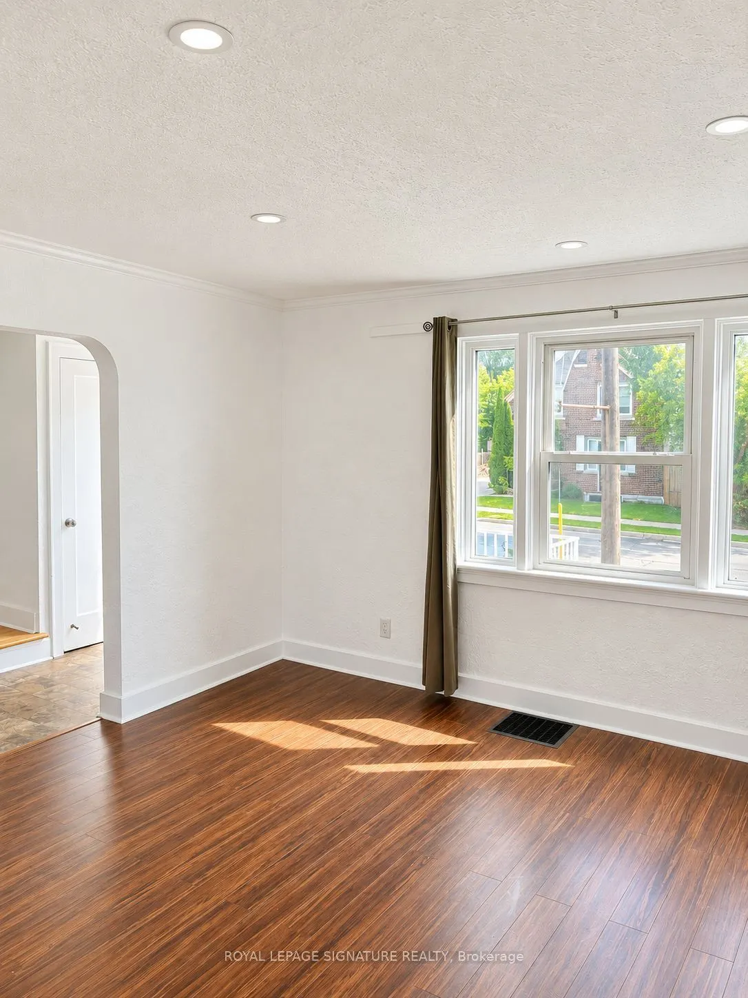 132 Bridgeport Road E #Upper