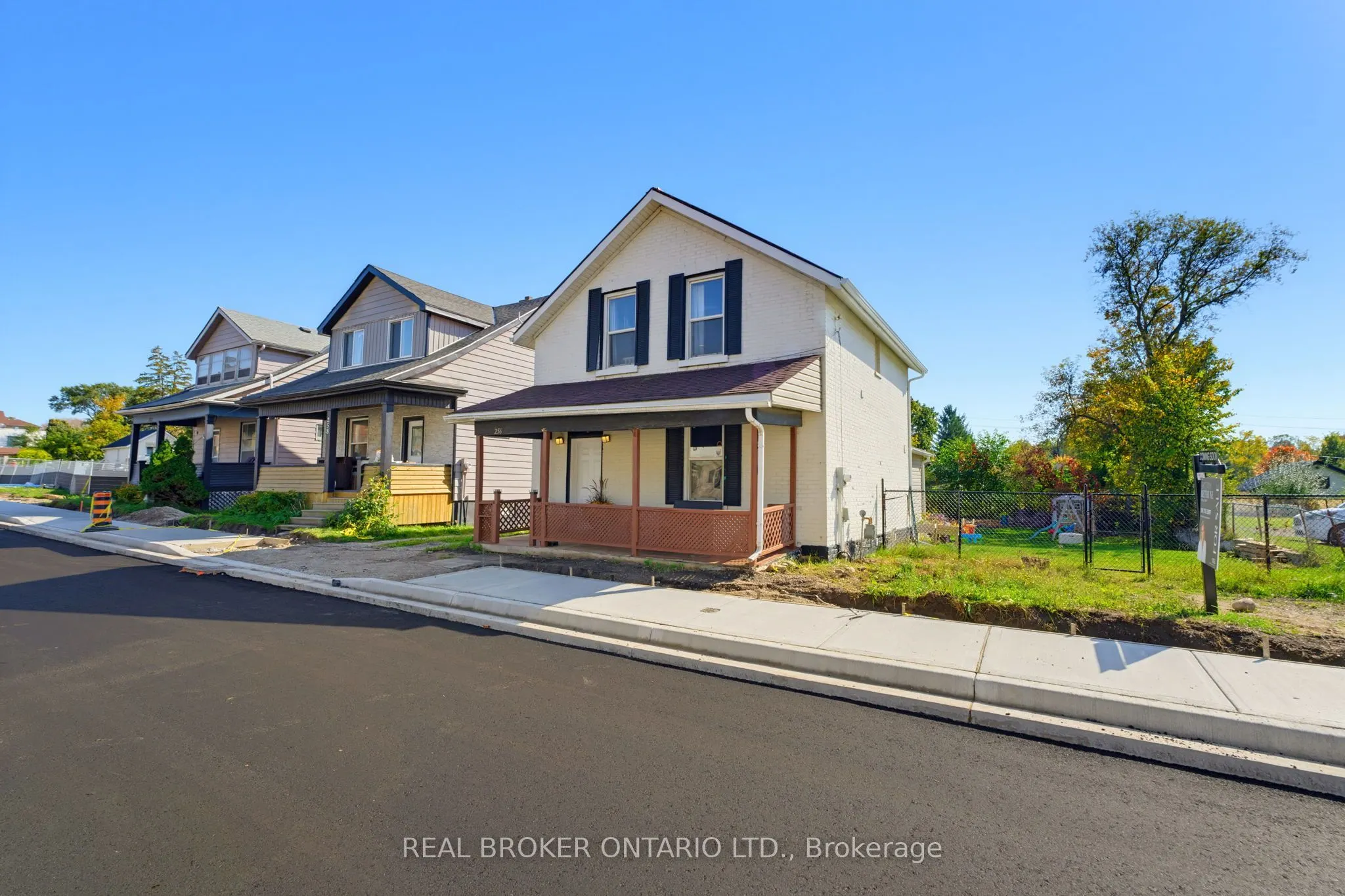 252 Dundas Street
