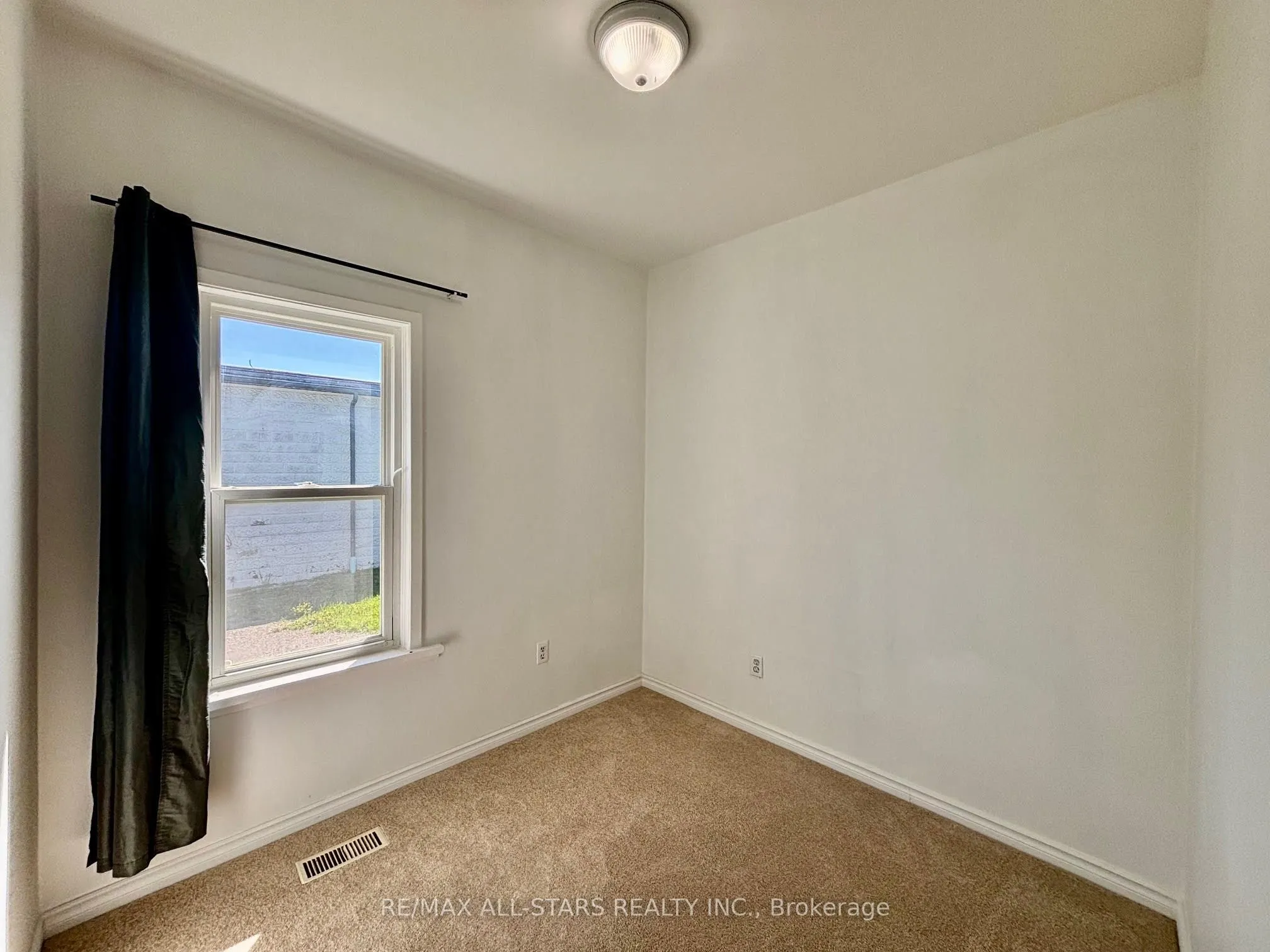 81 Durham Street W