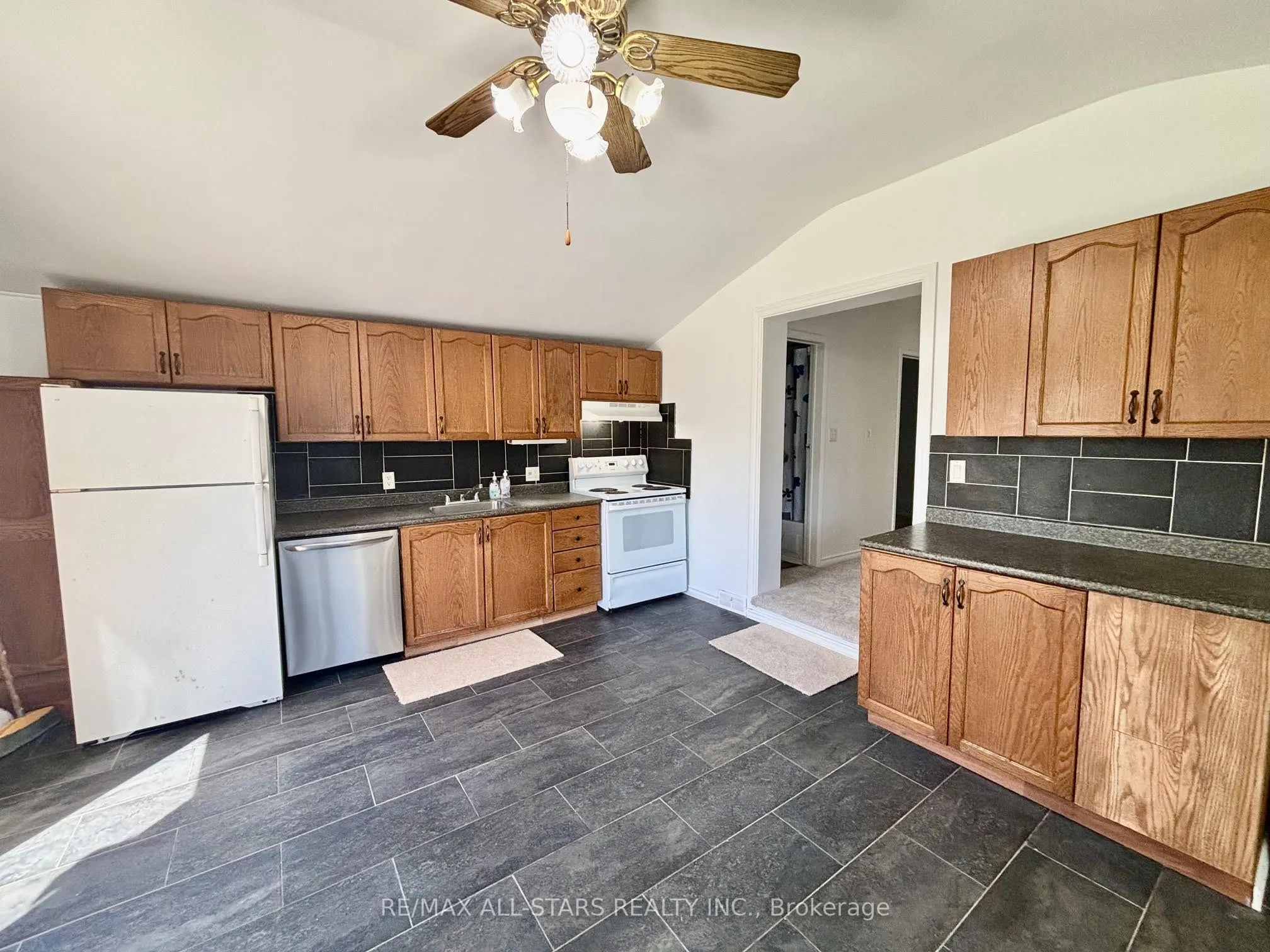 81 Durham Street W