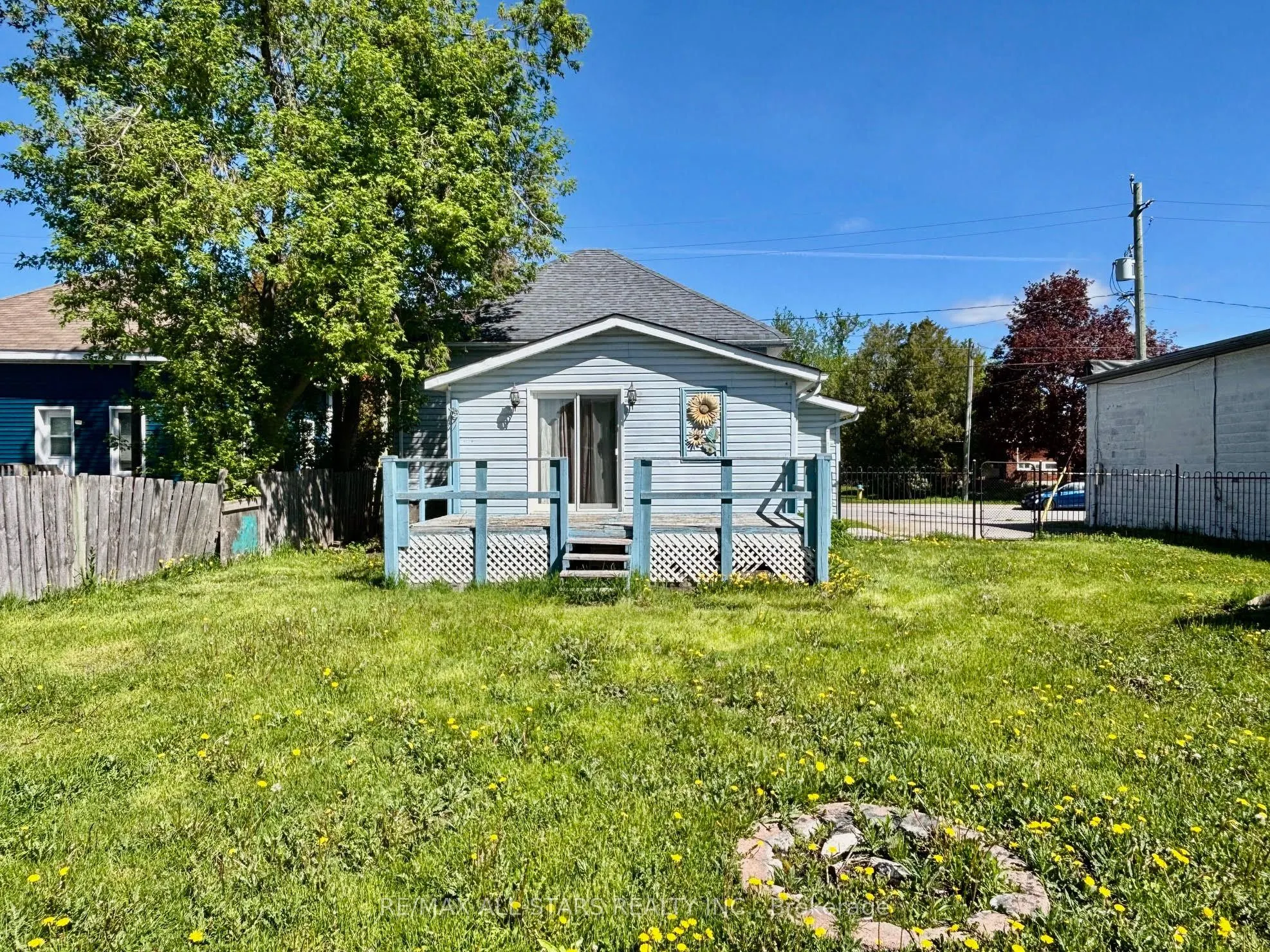 81 Durham Street W
