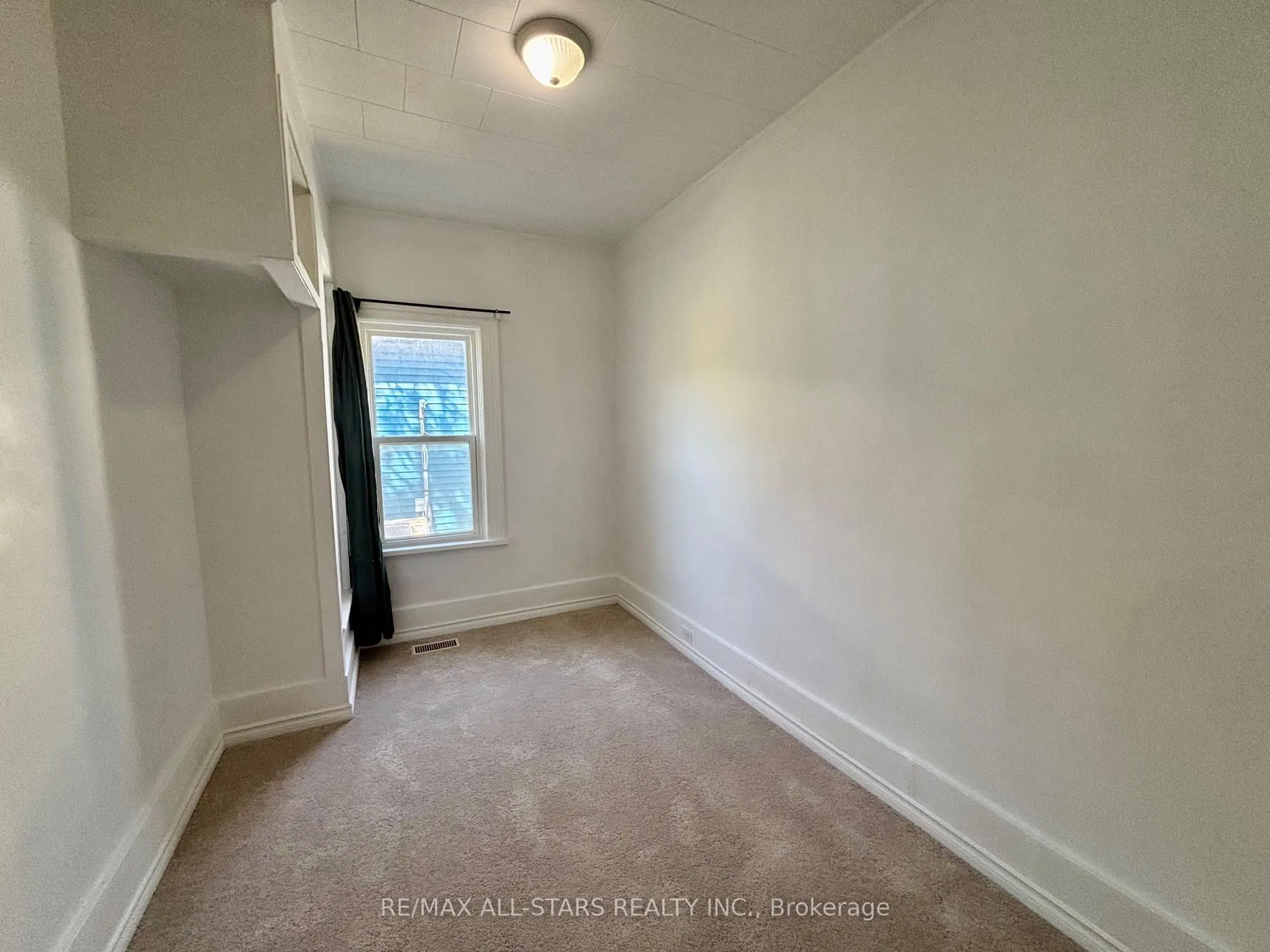 81 Durham Street W