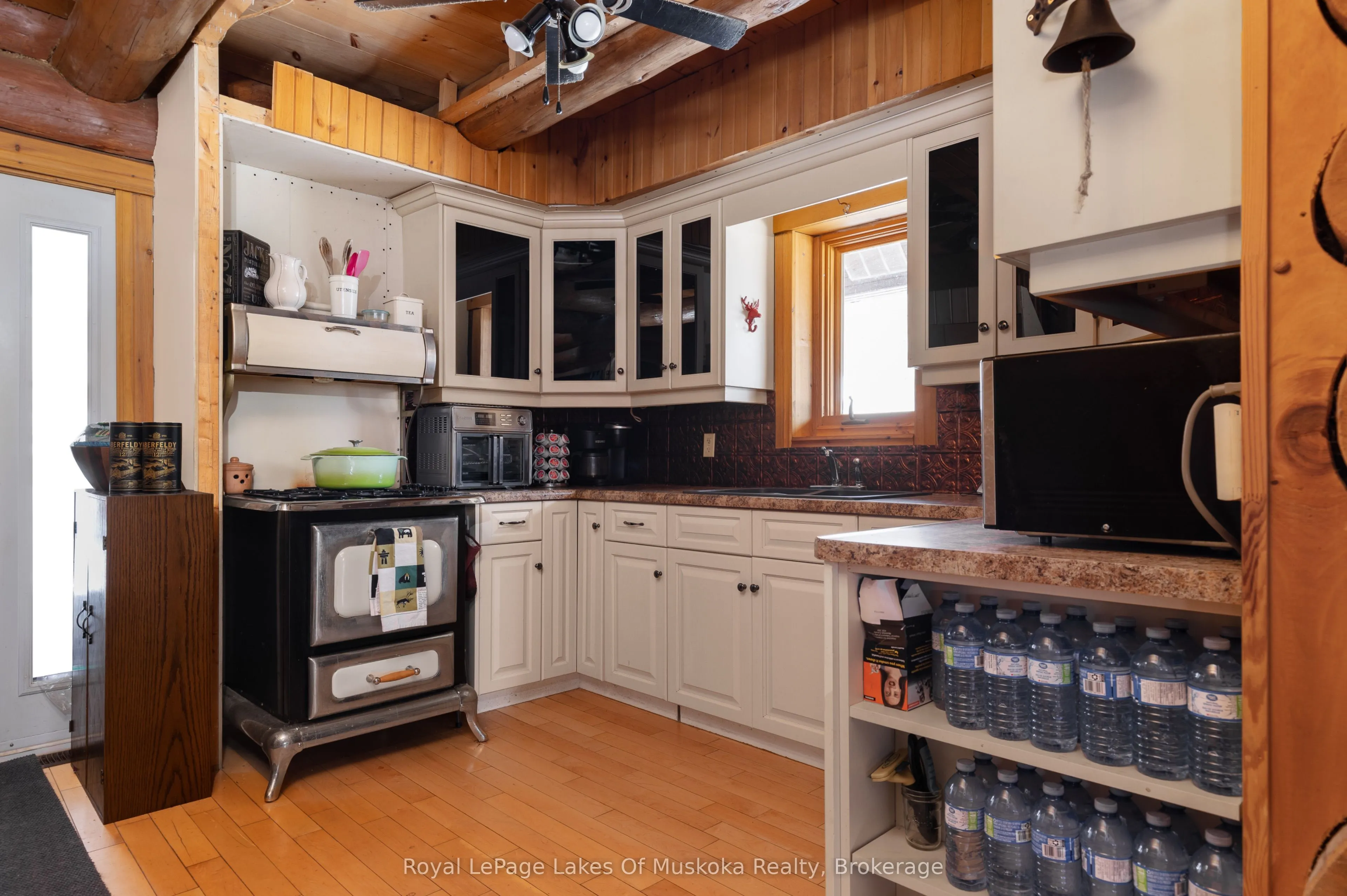 259 Lakeshore Road