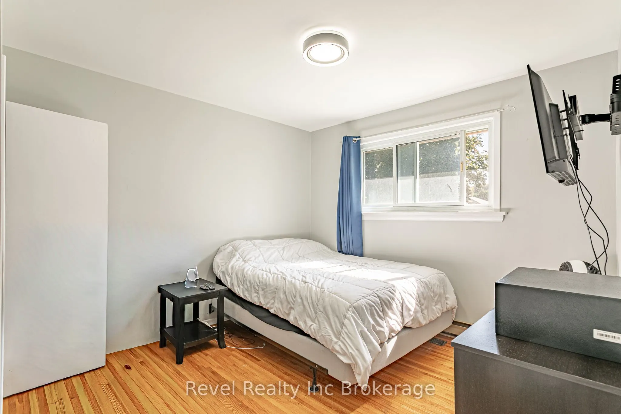 824 DEVONSHIRE Avenue