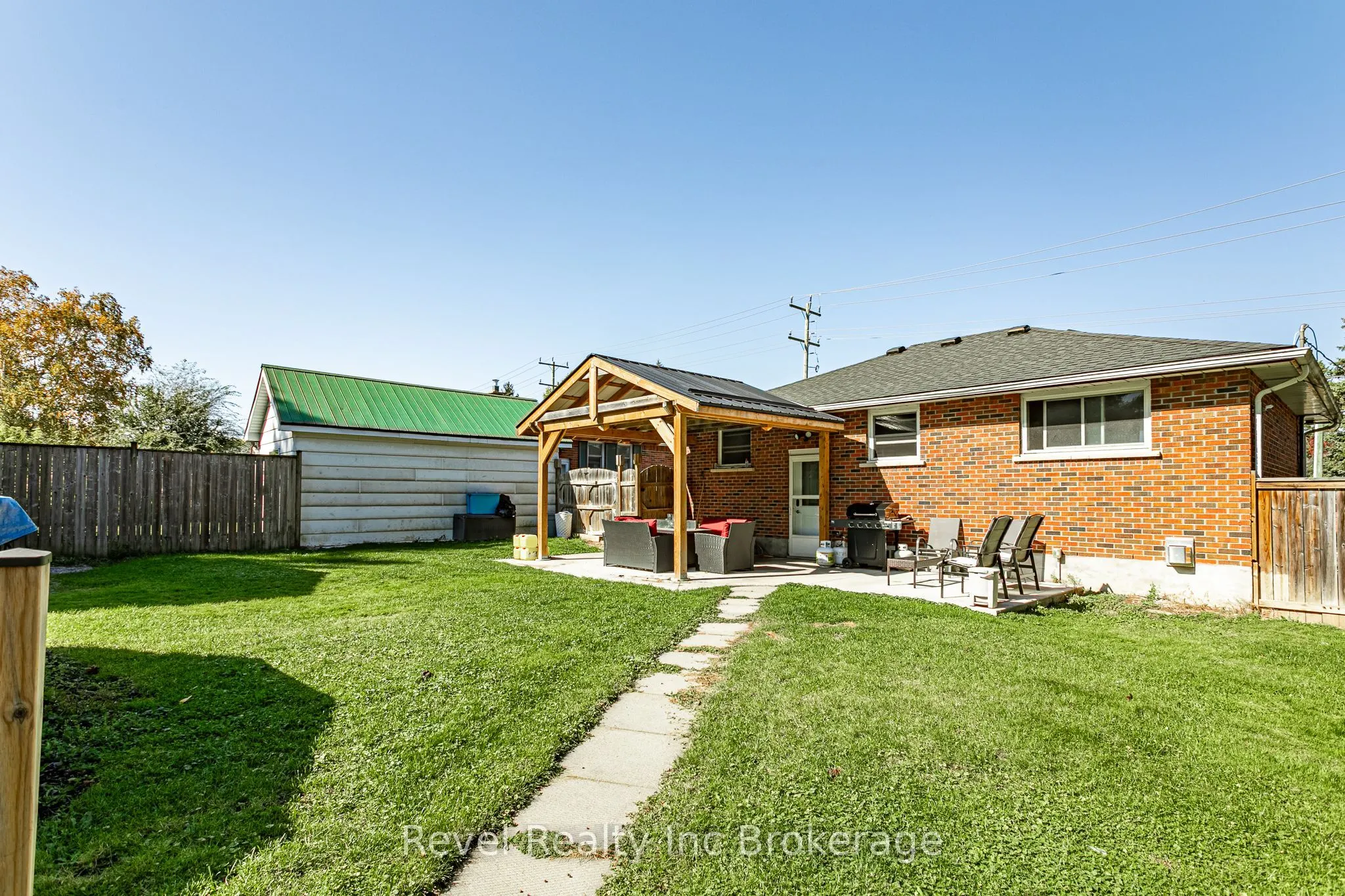 824 DEVONSHIRE Avenue