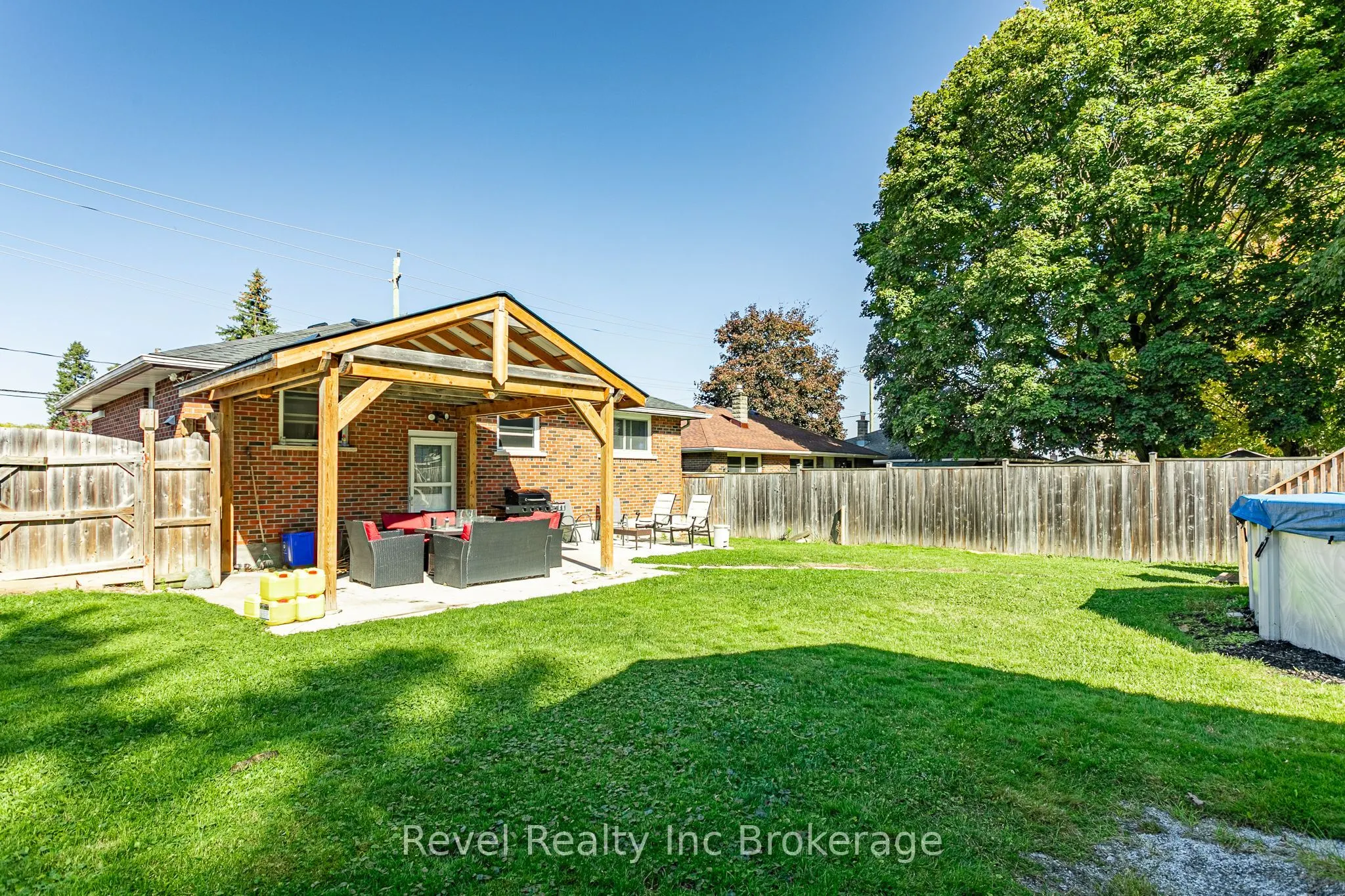 824 DEVONSHIRE Avenue