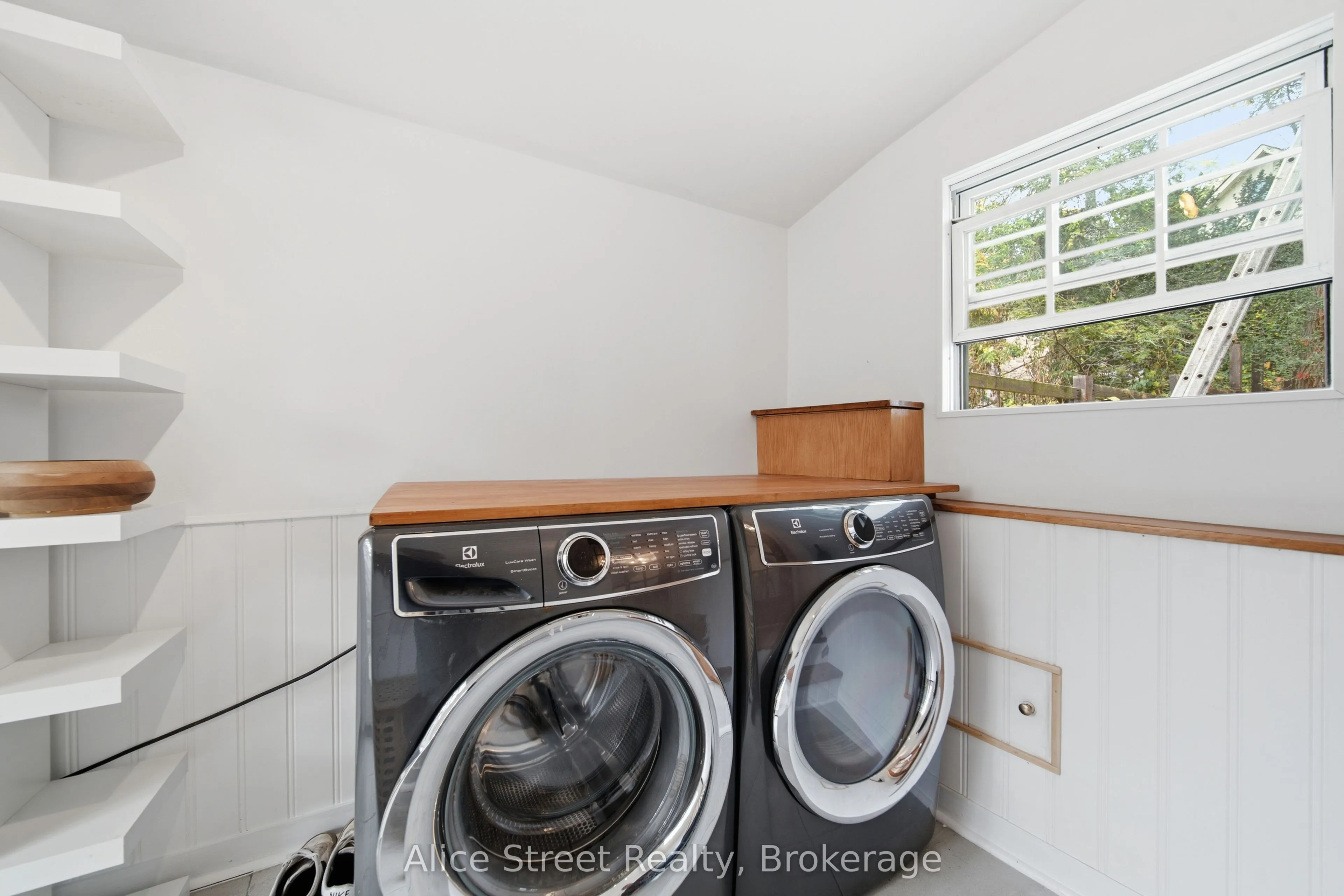 39 Arthur Street N