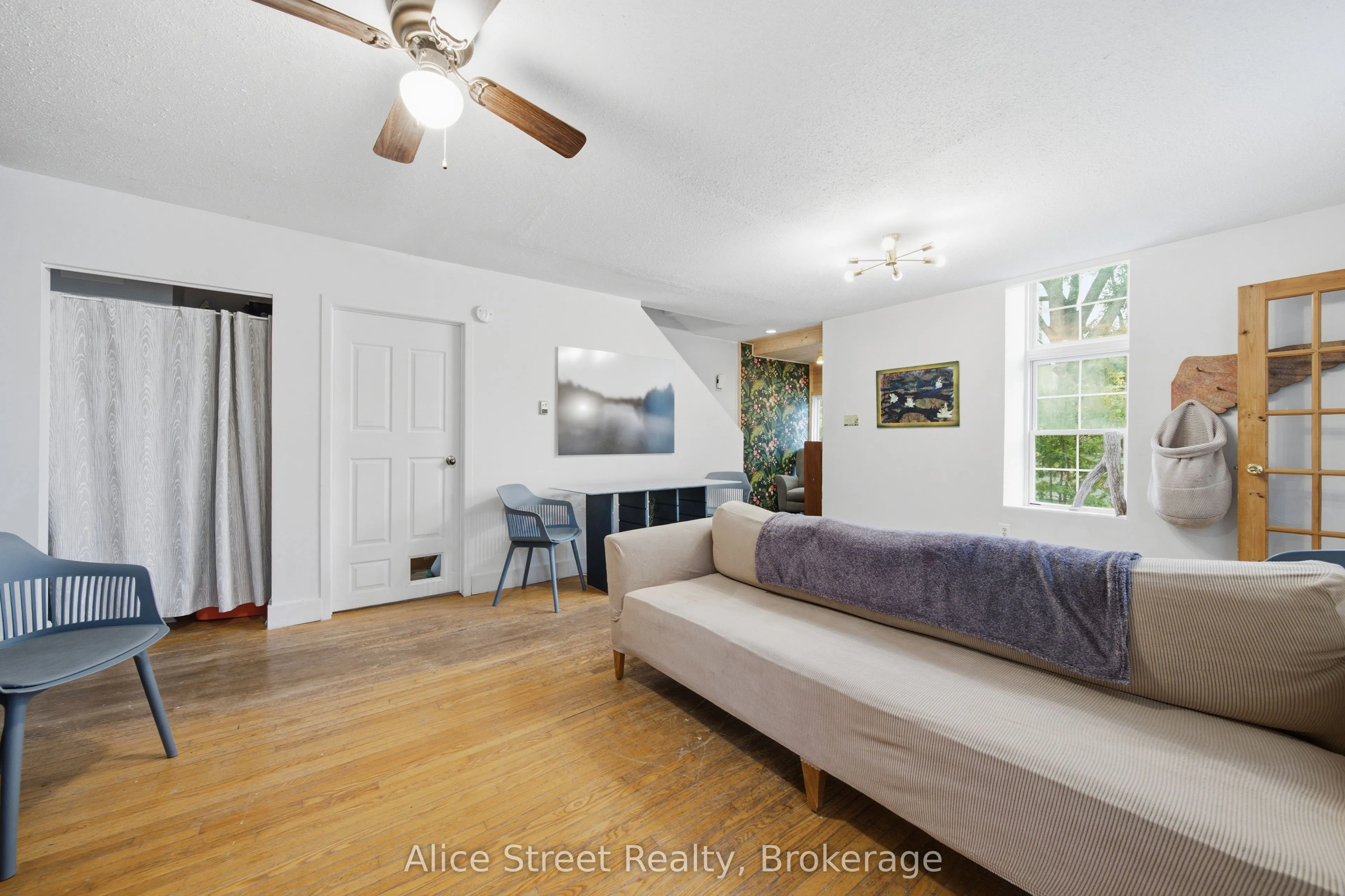 39 Arthur Street N
