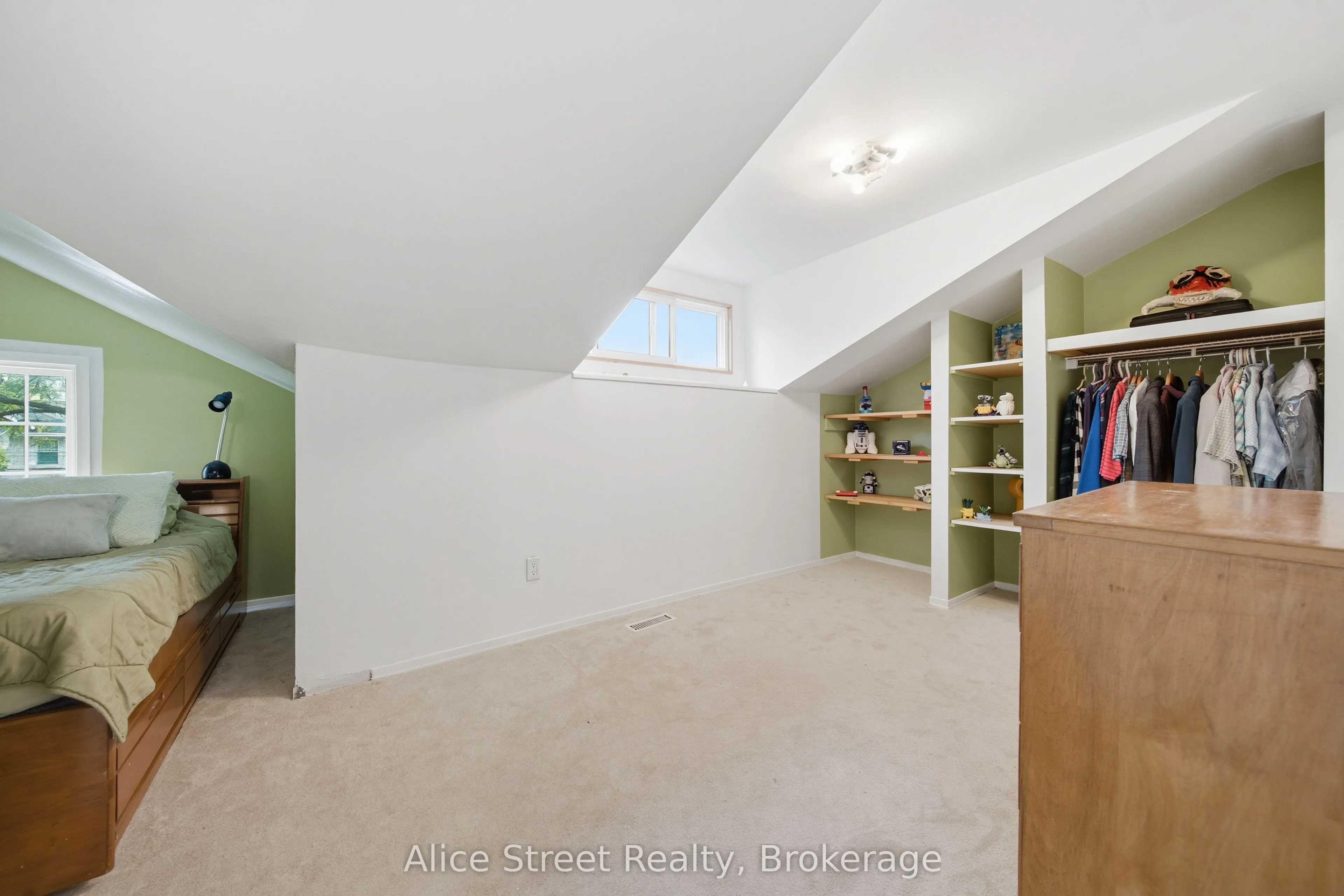 39 Arthur Street N