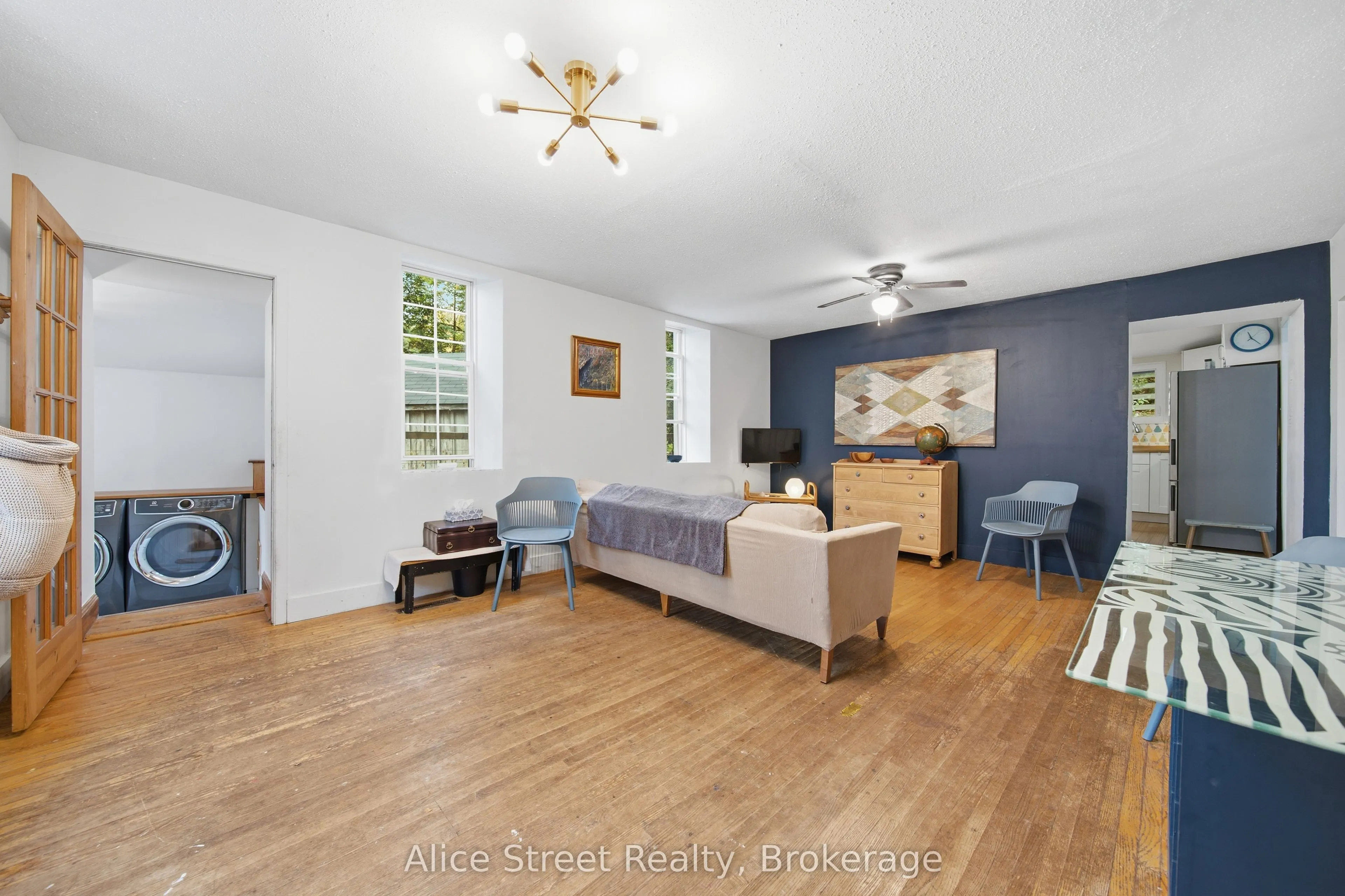 39 Arthur Street N