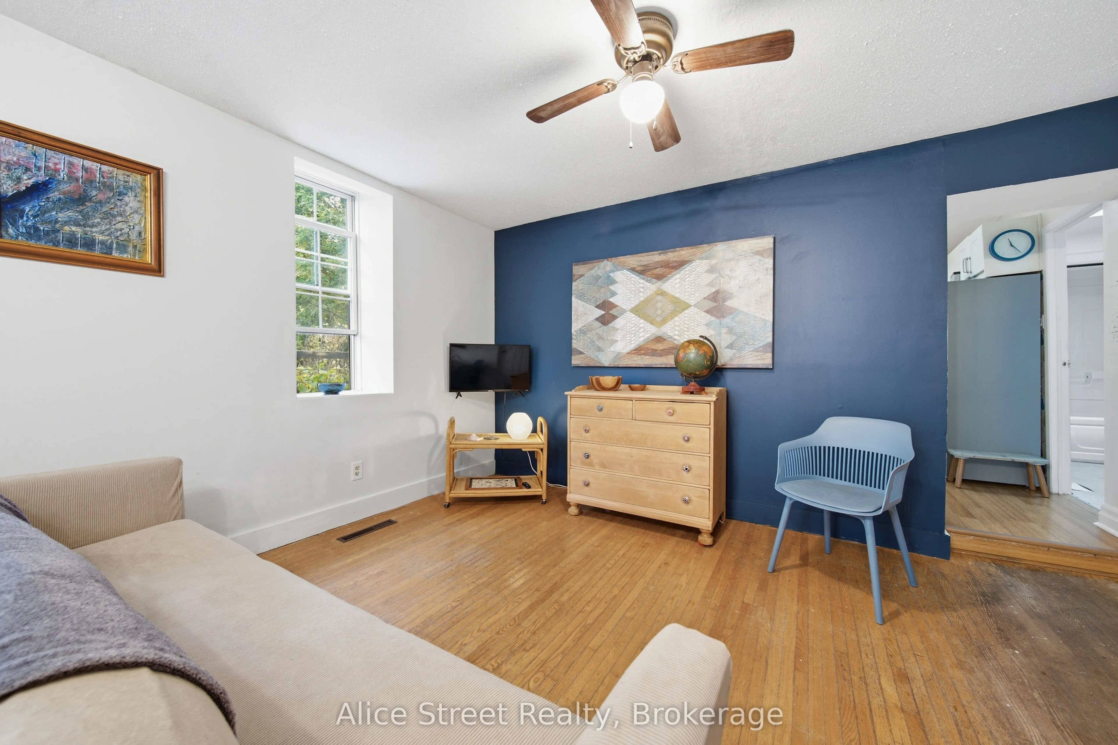 39 Arthur Street N