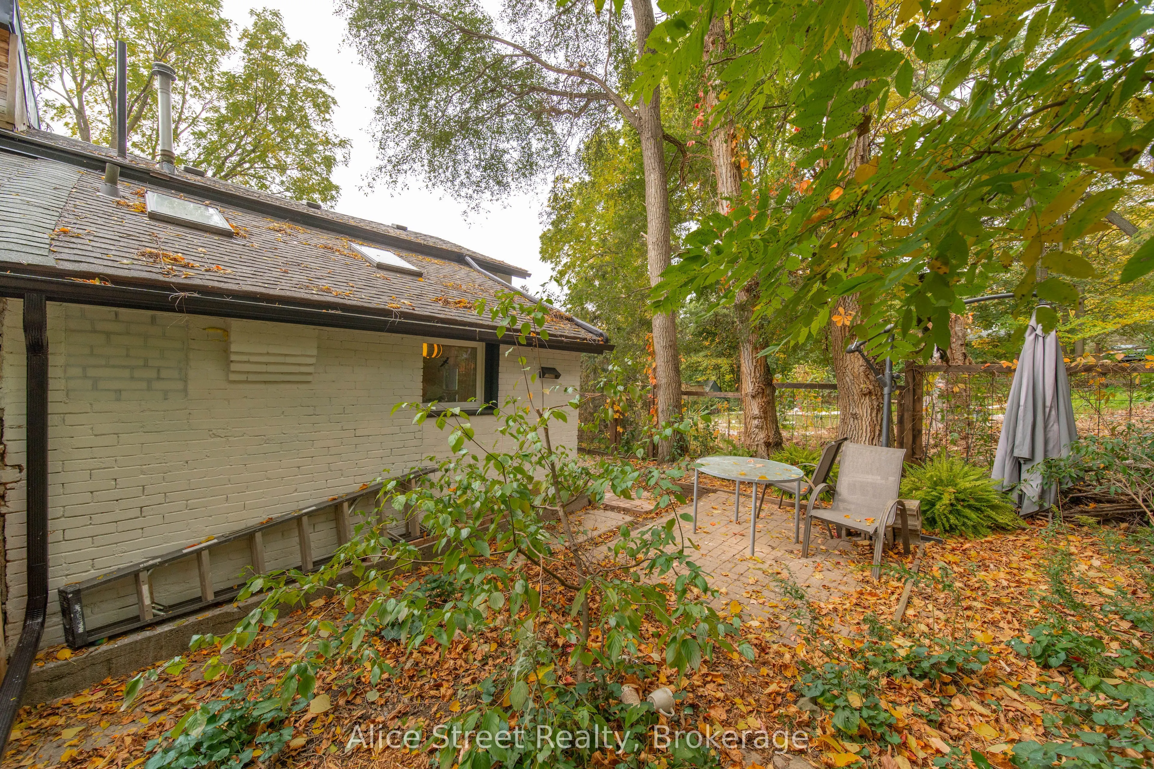 39 Arthur Street N