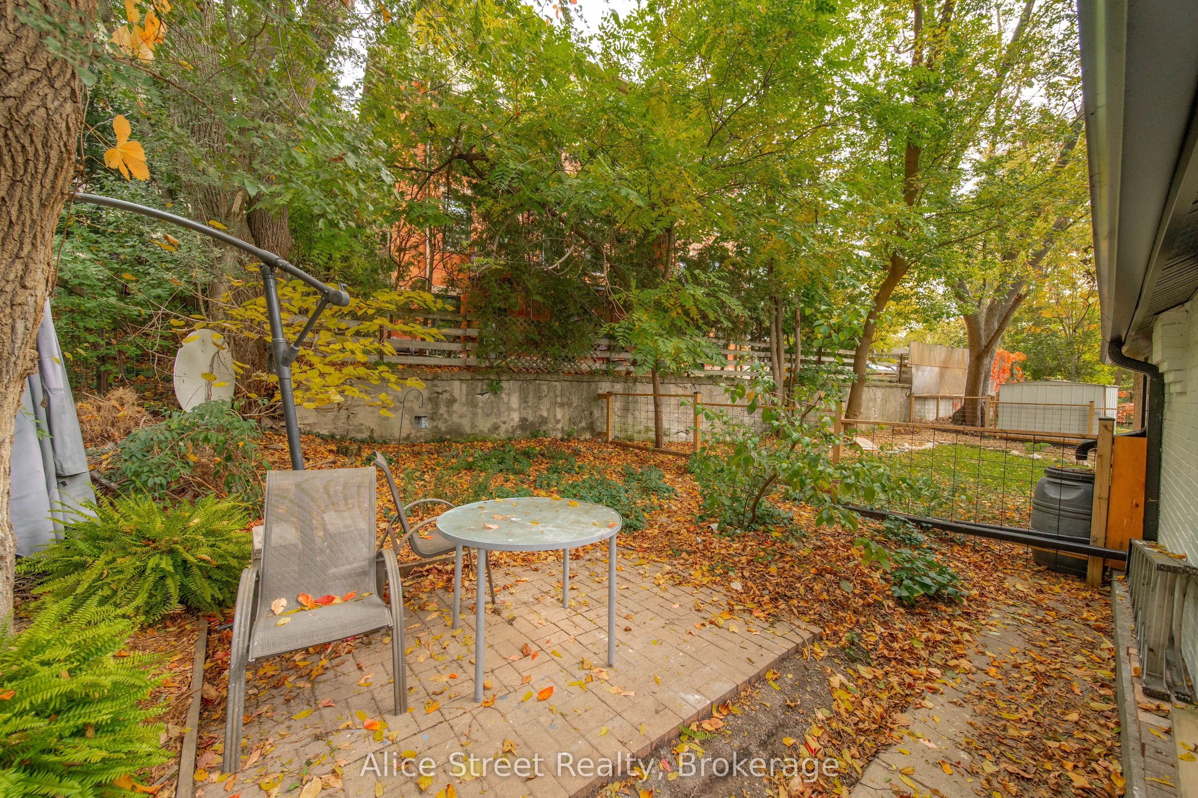 39 Arthur Street N