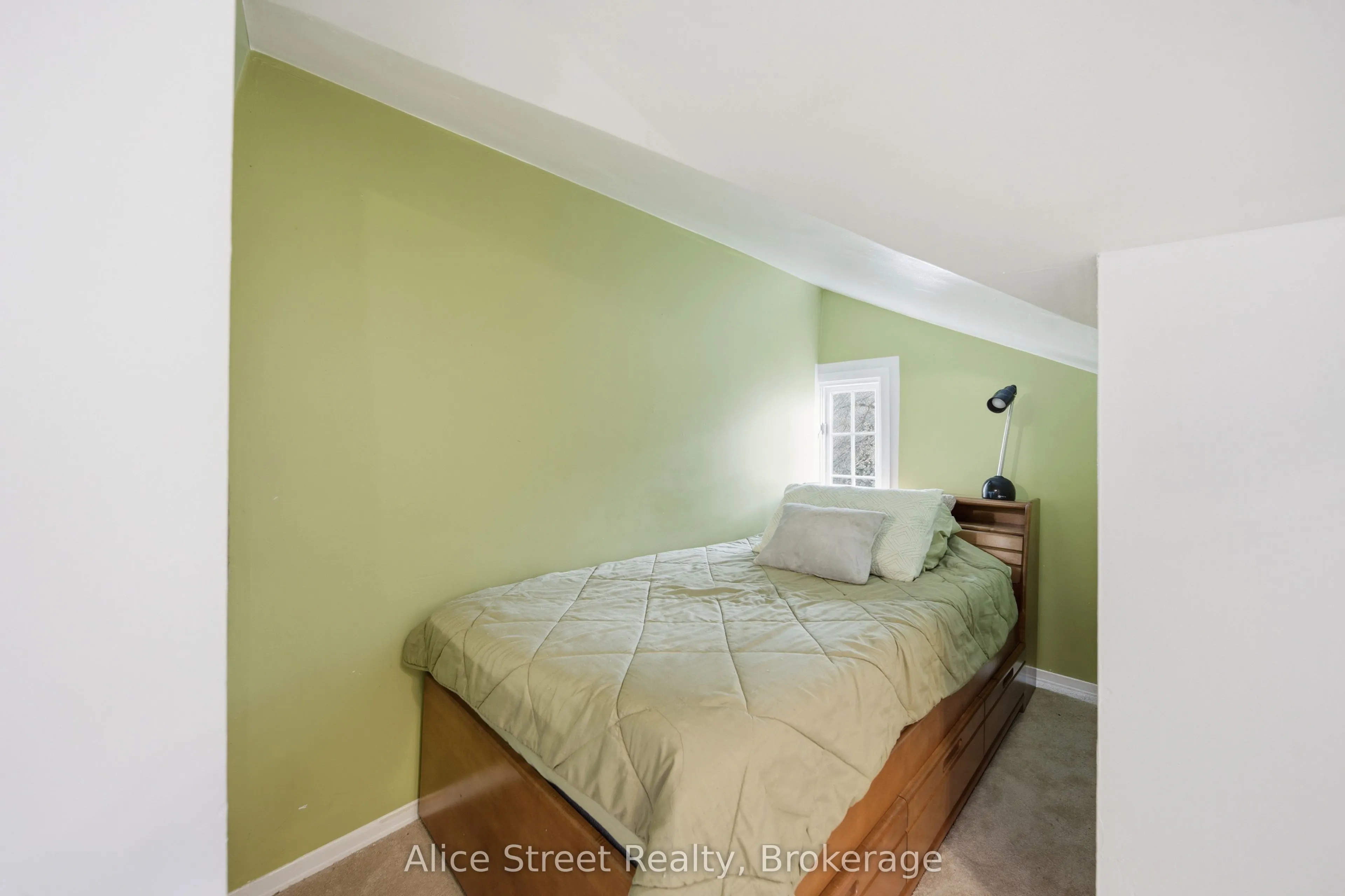 39 Arthur Street N