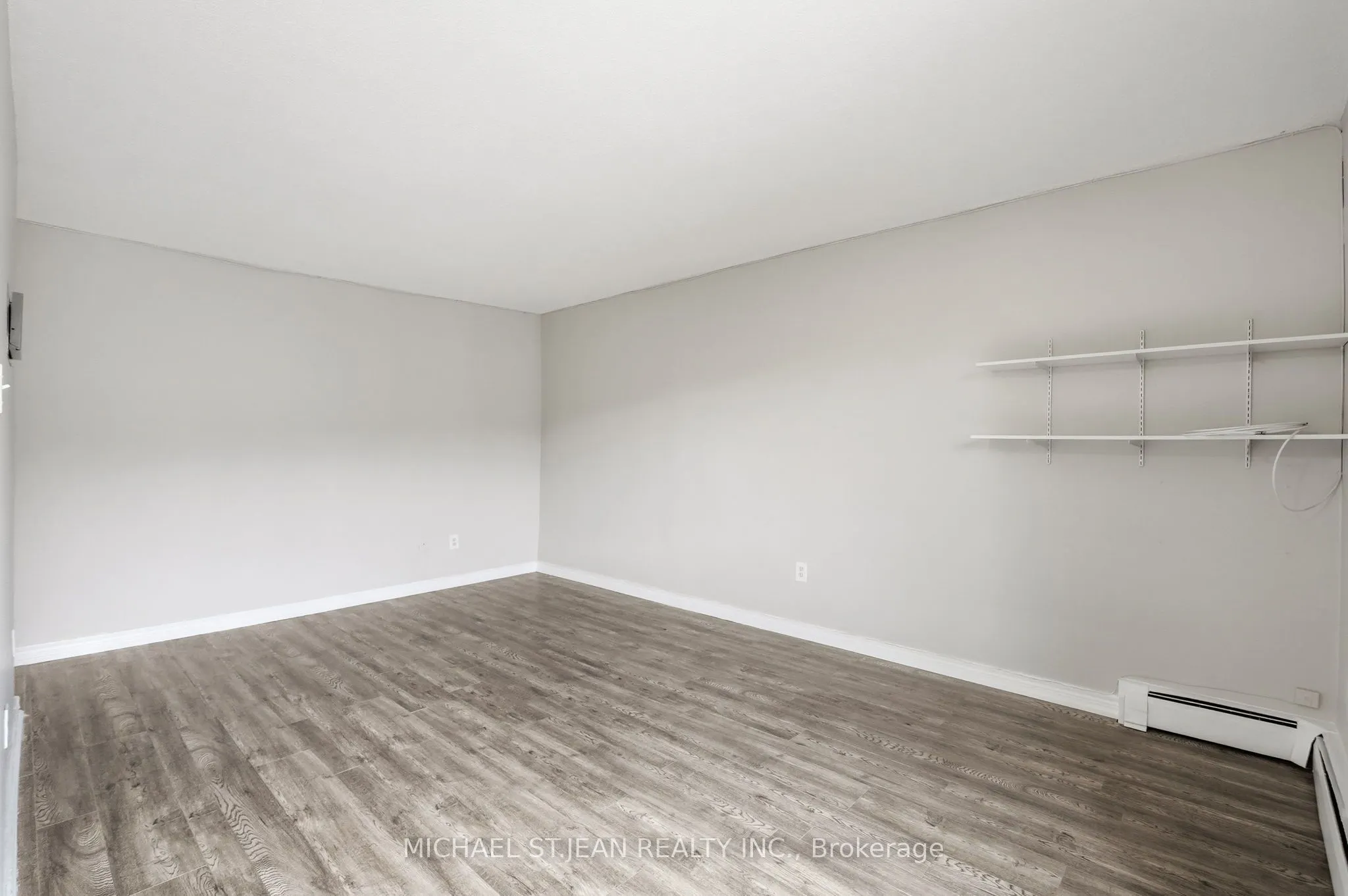 81 Charlton Avenue E #904